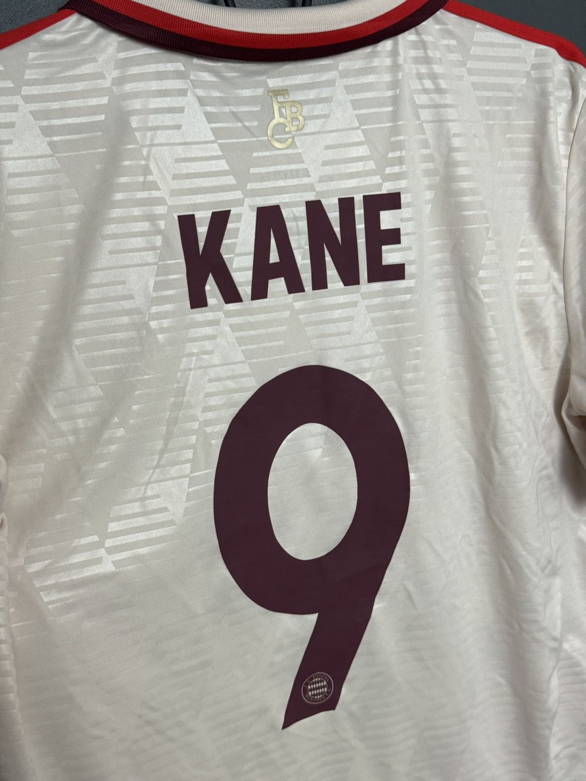 Adidas KIDS New Bayern Munchen 24/25 Third Kane Football Jersey Size US S / EU 44-46 / 1 - 3 Thumbnail