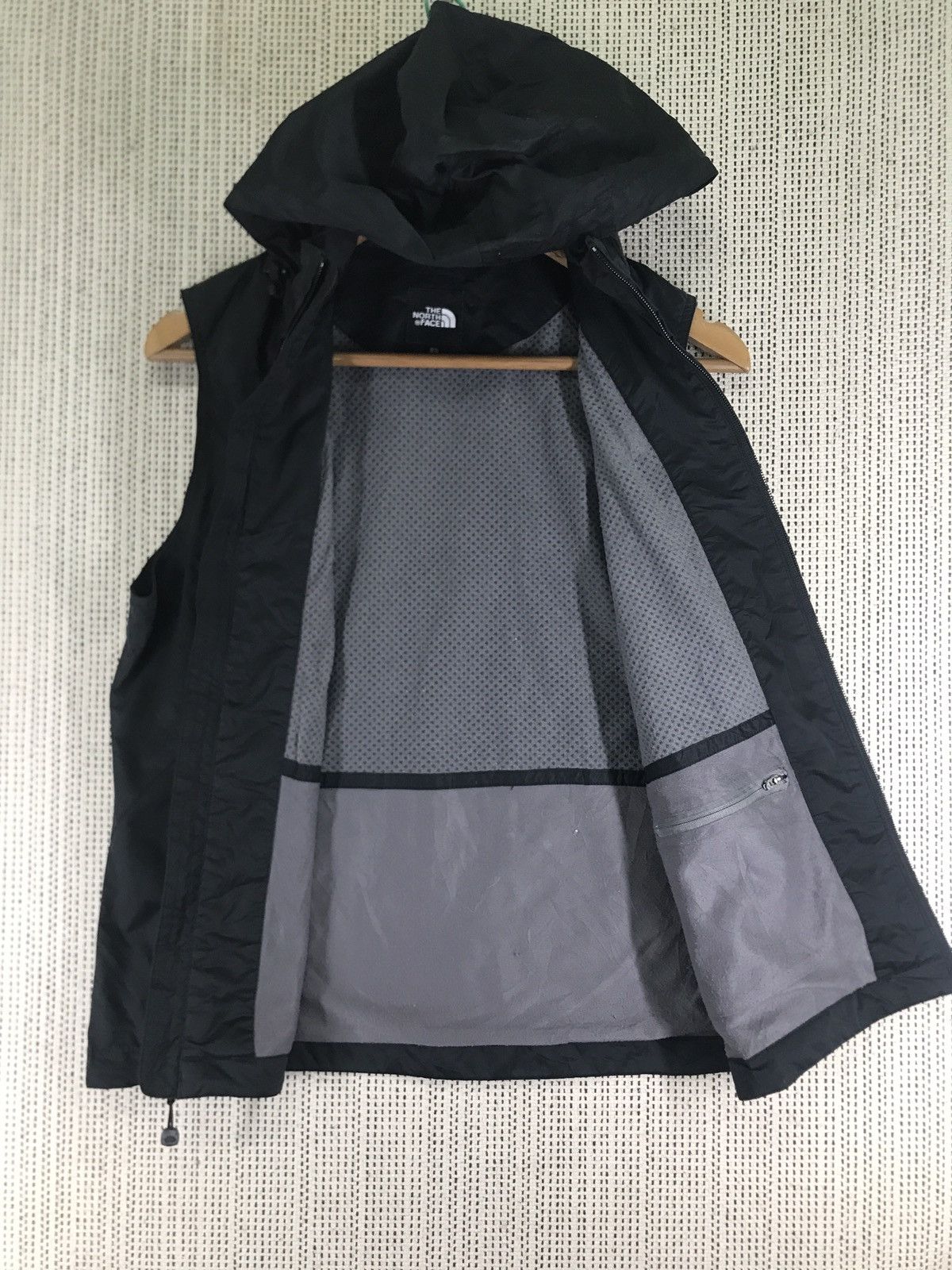 The North Face vest the north face hoodie Size US M / EU 48-50 / 2 - 5 Thumbnail
