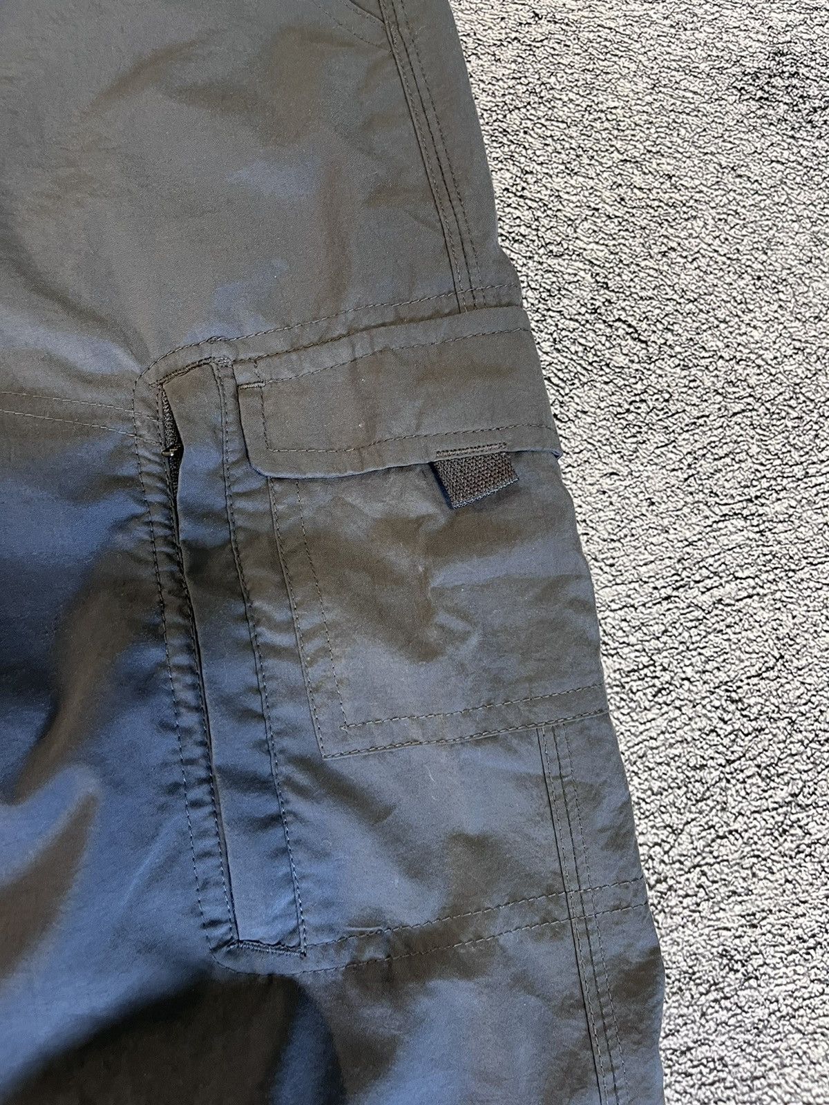 Nike ACG NIKE ACG Mens Pants Vintage Cargo Polyester Made In India Size US 32 / EU 48 - 14 Thumbnail