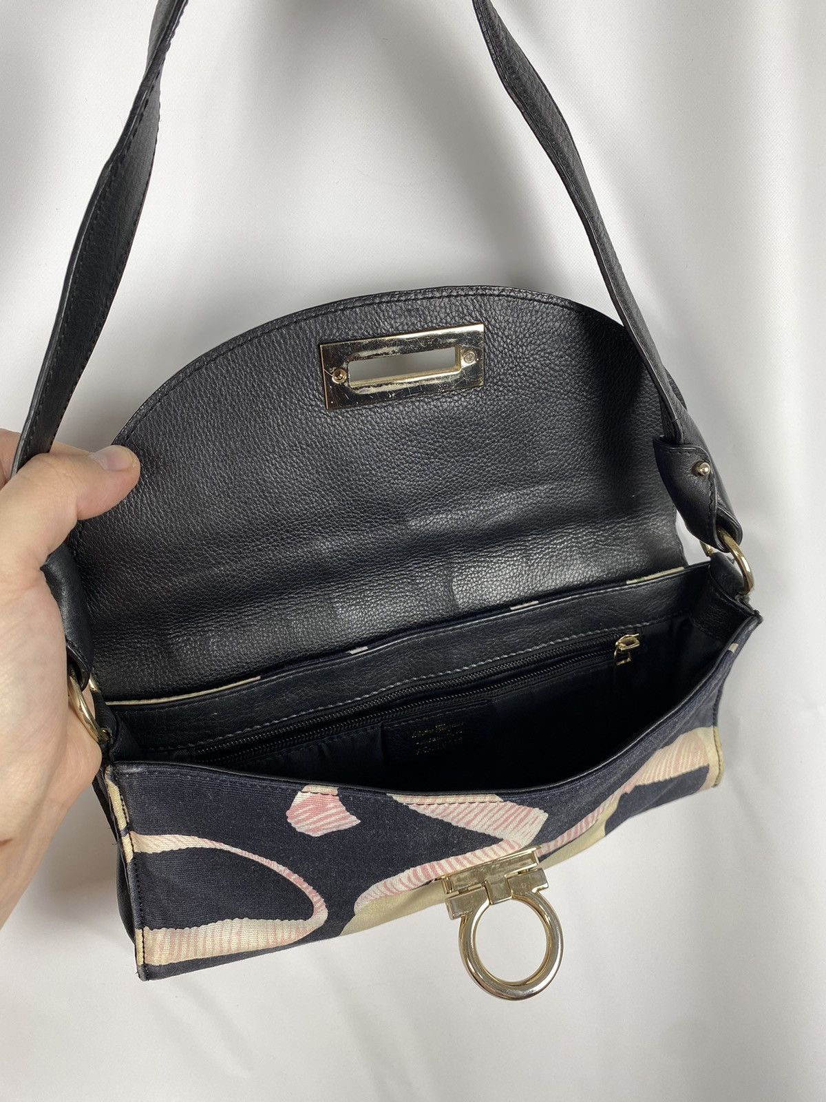 Salvatore Ferragamo Salvatore Ferragamo Gancini Shoulder Bag Canvas & Leather Size ONE SIZE - 13 Thumbnail