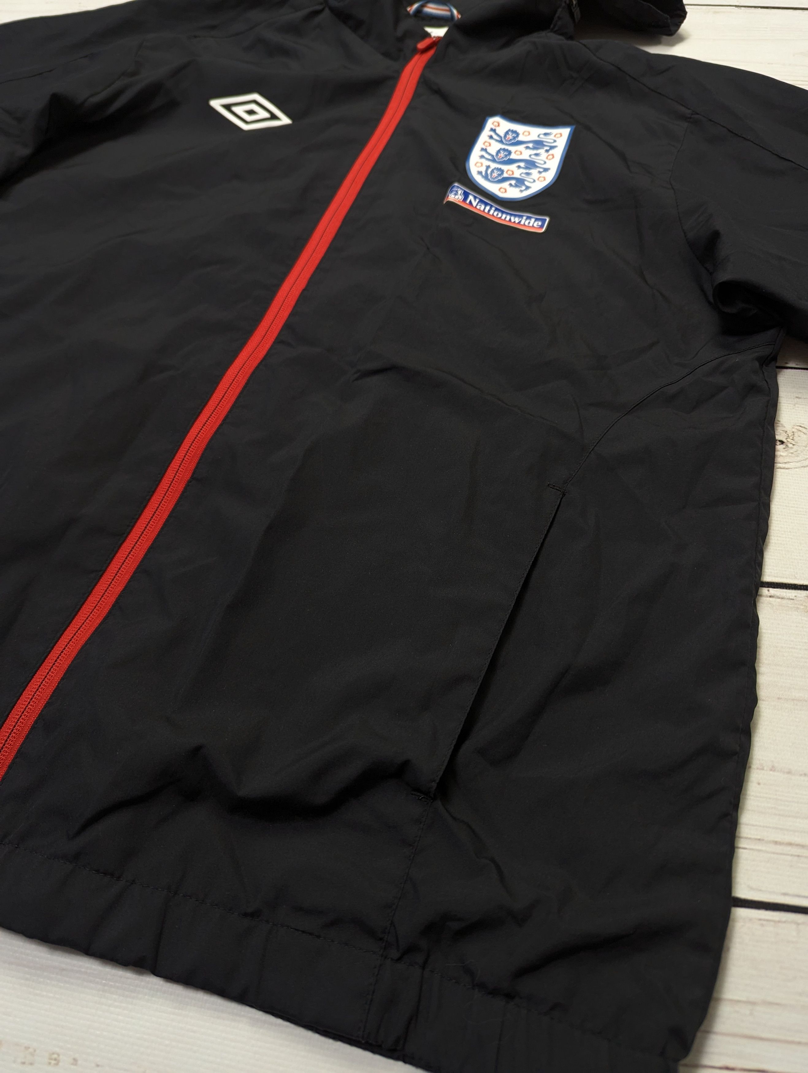 Umbro Umbro England 2010 2012 windbreaker light jacket size L Size US L / EU 52-54 / 3 - 7 Thumbnail