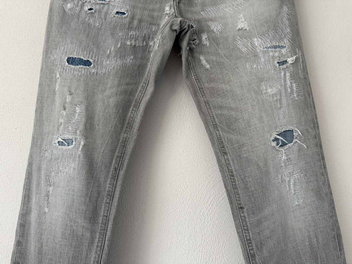 Dolce & Gabbana Grey Distressed Jeans with Embroidered Bee Size US 32 / EU 48 - 4 Thumbnail