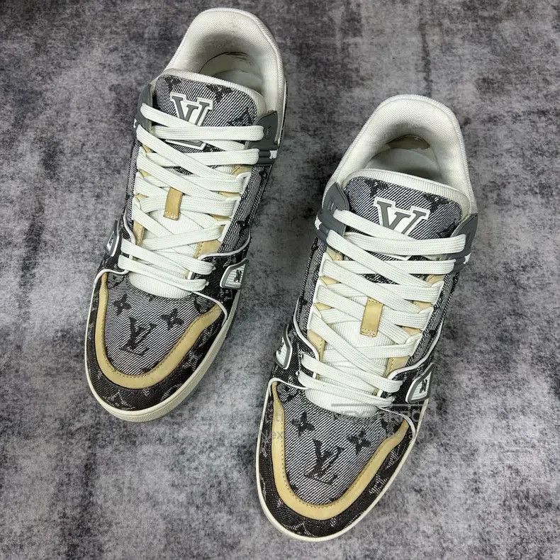 Louis Vuitton Louis Vuitton TRAINER Grey and White Denim Crystal Base Sh Size US 8 / EU 41 - 3 Thumbnail