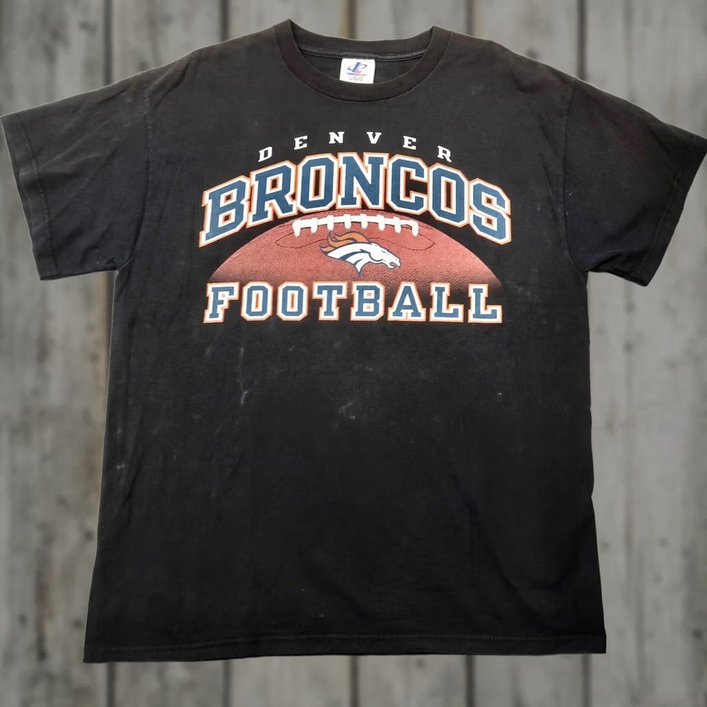 Logo Athletic VINTAGE Denver Broncos Football T-Shirt Mens Large L Black NFL Graphic Logo Athletic 90s Size US L / EU 52-54 / 3 - 1 Thumbnail