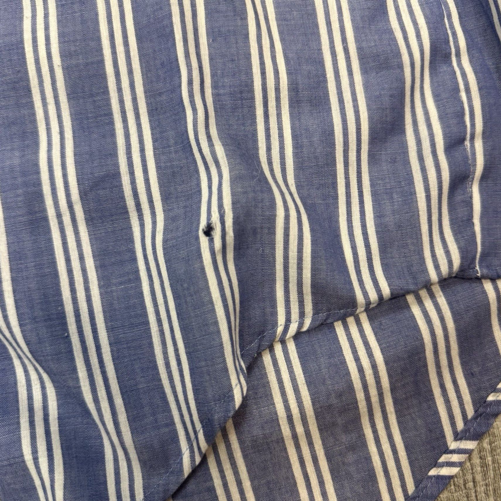 Van Heusen VTG 70s VAN HEUSEN SHIRT NAVY WHITE STRIPE BUTTON UP MENS L BREAKFAST OF VANOPRESS? Size US L / EU 52-54 / 3 - 3 Thumbnail