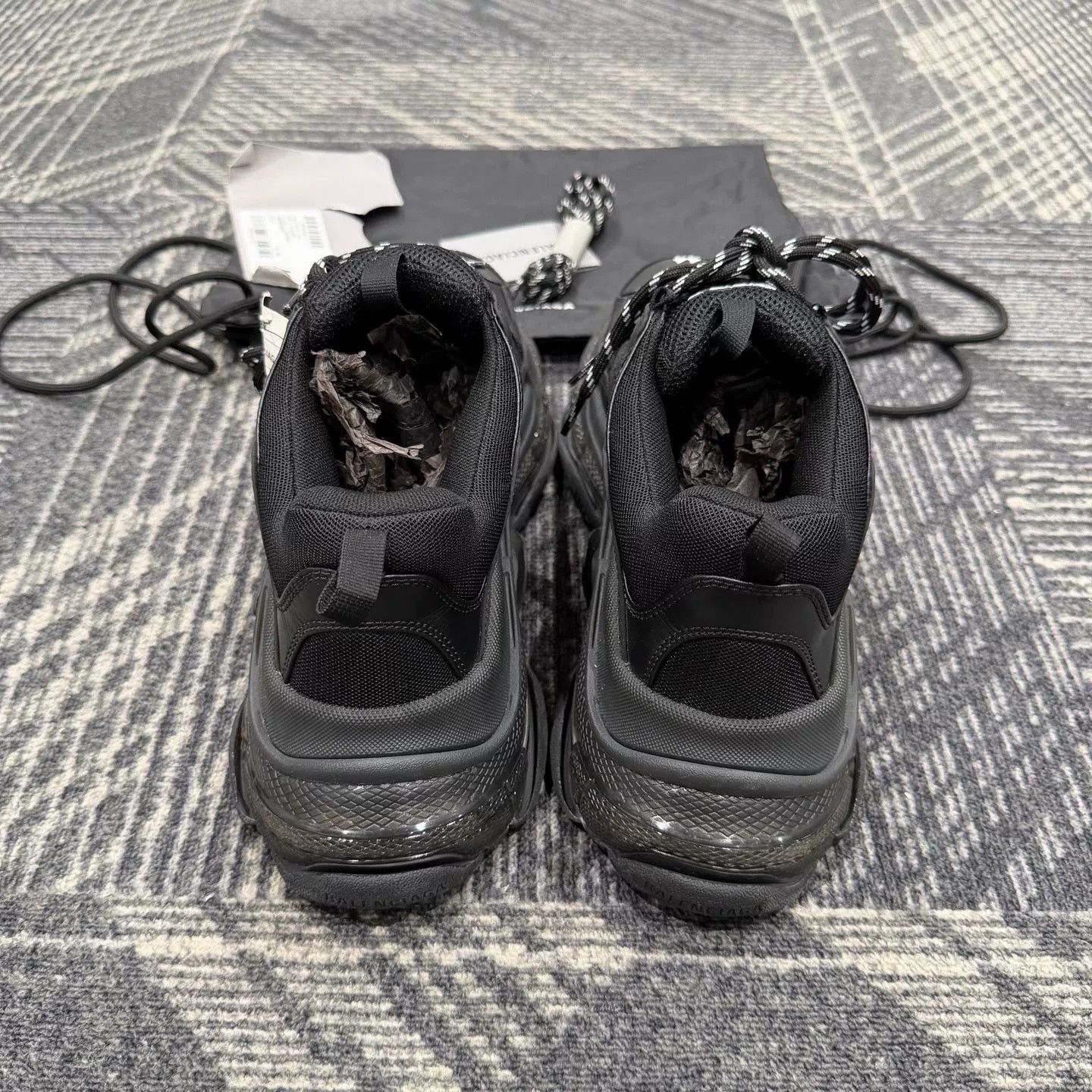 Balenciaga Balenciaga Triple S Low-Top Sneakers 44 Size US 5 / EU 37 - 2 Thumbnail