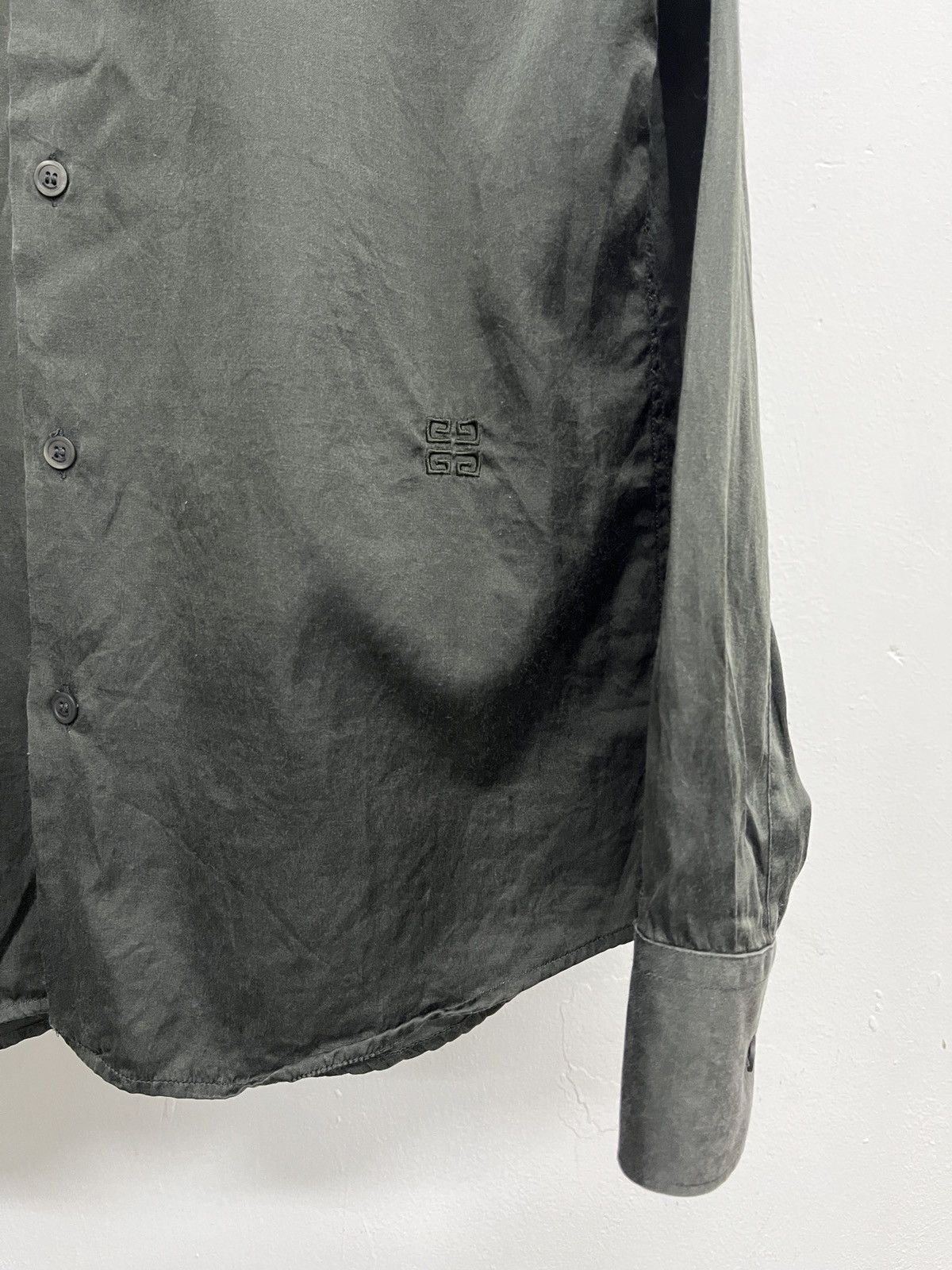 Givenchy SS2008 - Givenchy Men Black Silk Small Logo Button Up Shirt Size US M / EU 48-50 / 2 - 12 Thumbnail