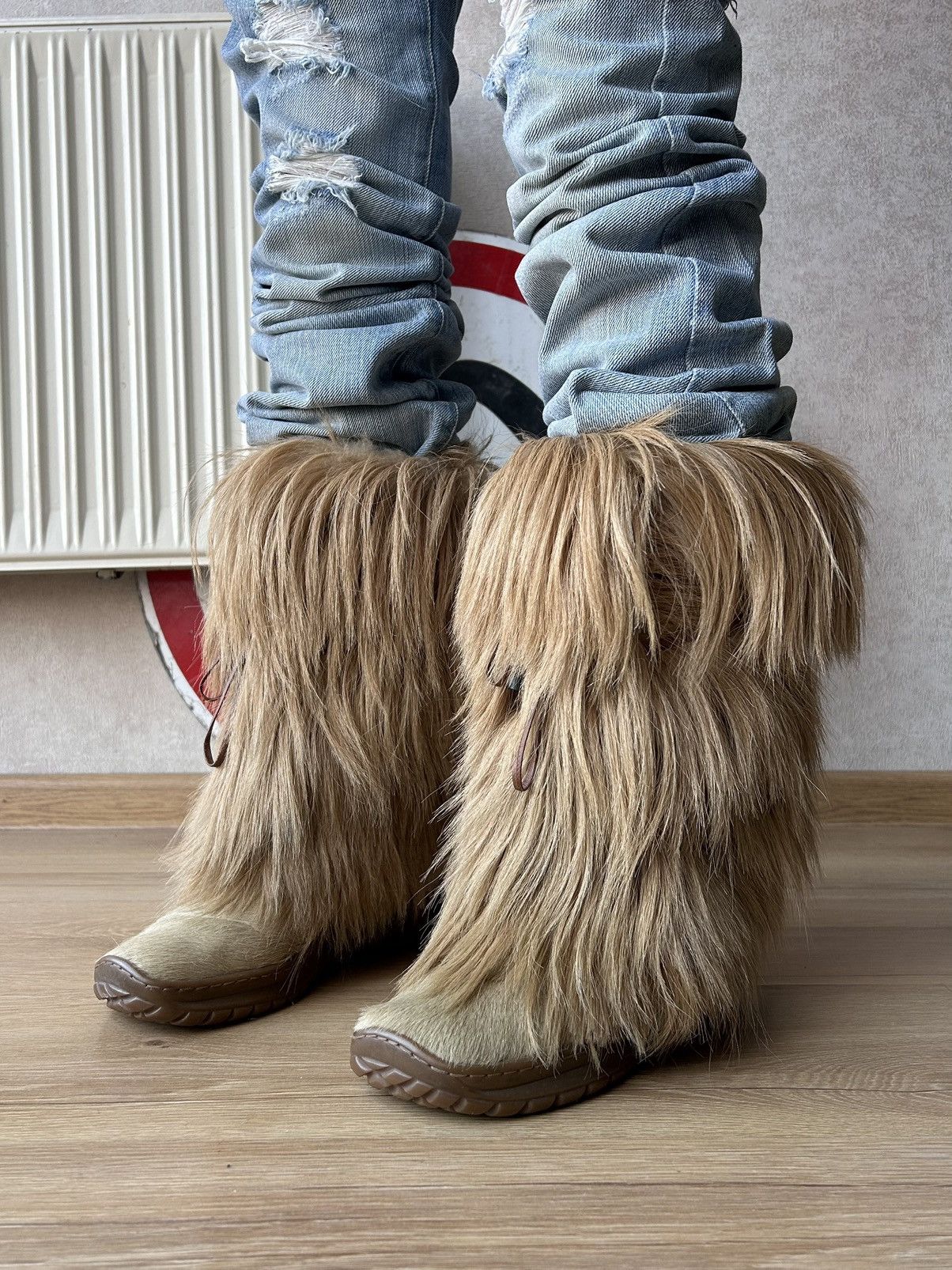 Japanese Brand Y2K Vintage Real Fur Fluffy Winter Boots Size US 7 / IT 37 - 1 Thumbnail