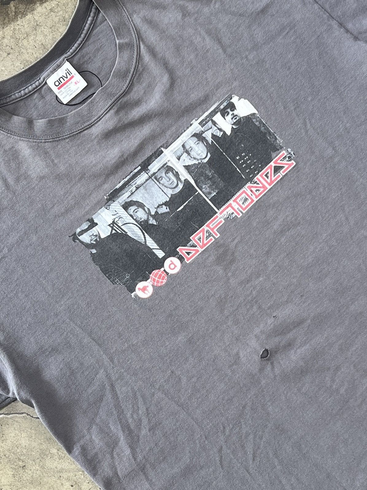Band Tees Vintage 2000 Deftones White Pony Band Tee XL Anvil Size US XL / EU 56 / 4 - 1 Thumbnail
