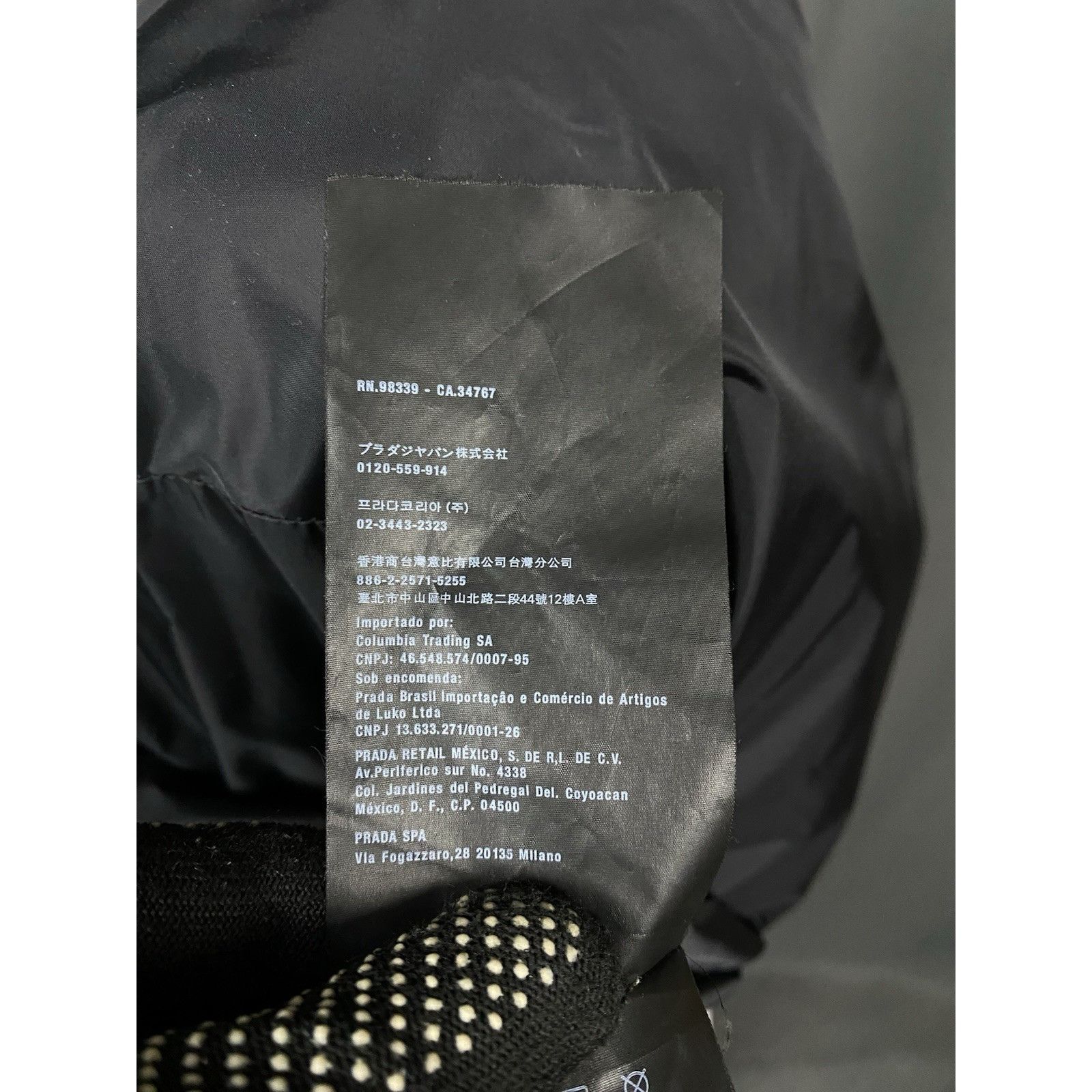 Prada MINT! Prada Women's Black Red Geometric Pattern Windbreaker Size XS / US 0-2 / IT 36-38 - 10 Thumbnail