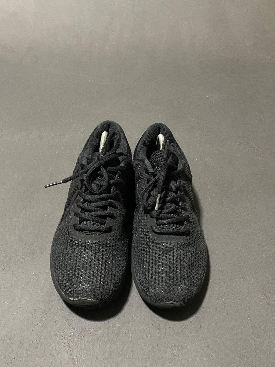 Nike Nike Revolution 4 Size US 7 / EU 40 - 2 Thumbnail