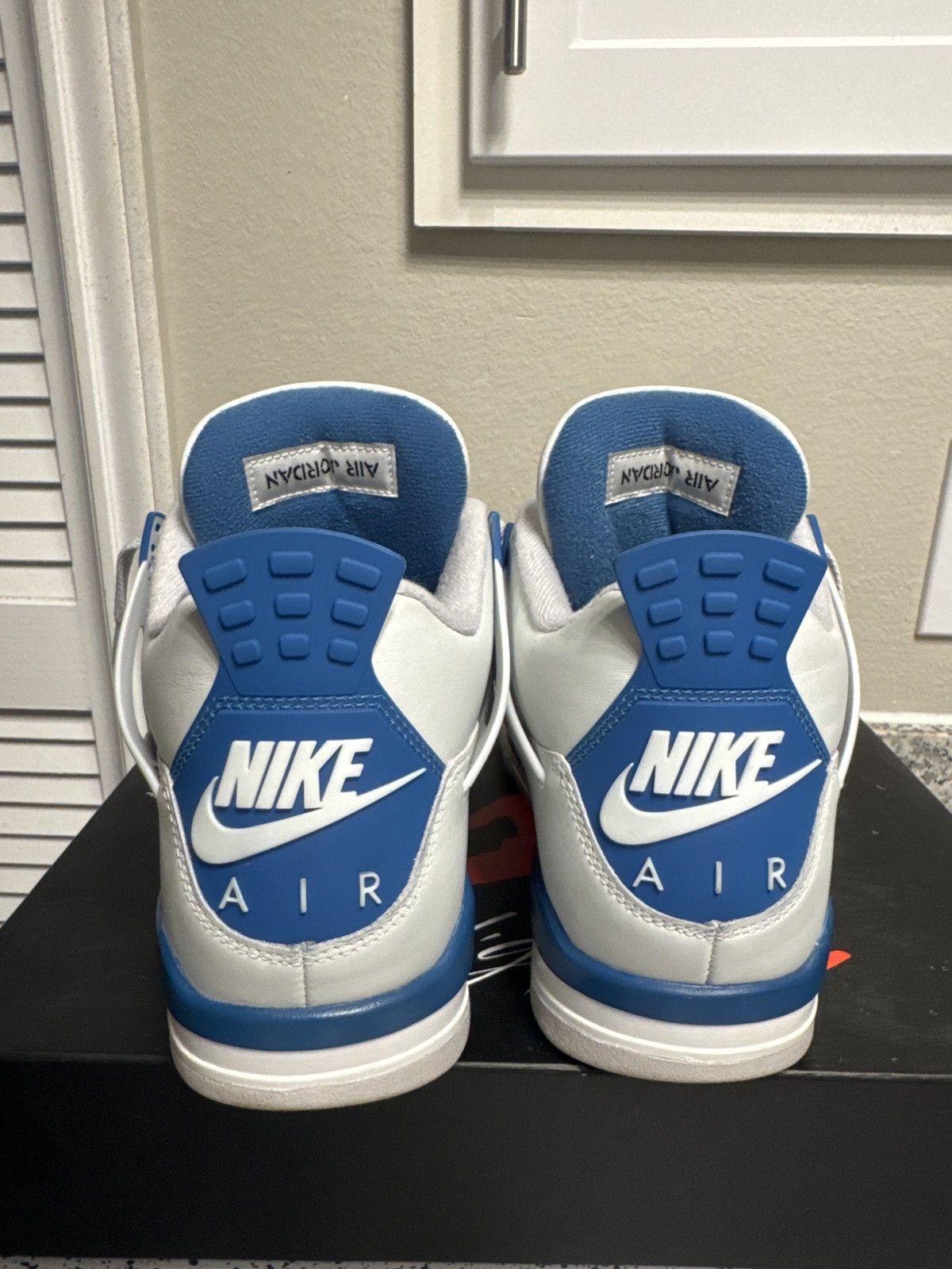 Nike Jordan 4 Military Blue Size US 9.5 / EU 42-43 - 2 Thumbnail