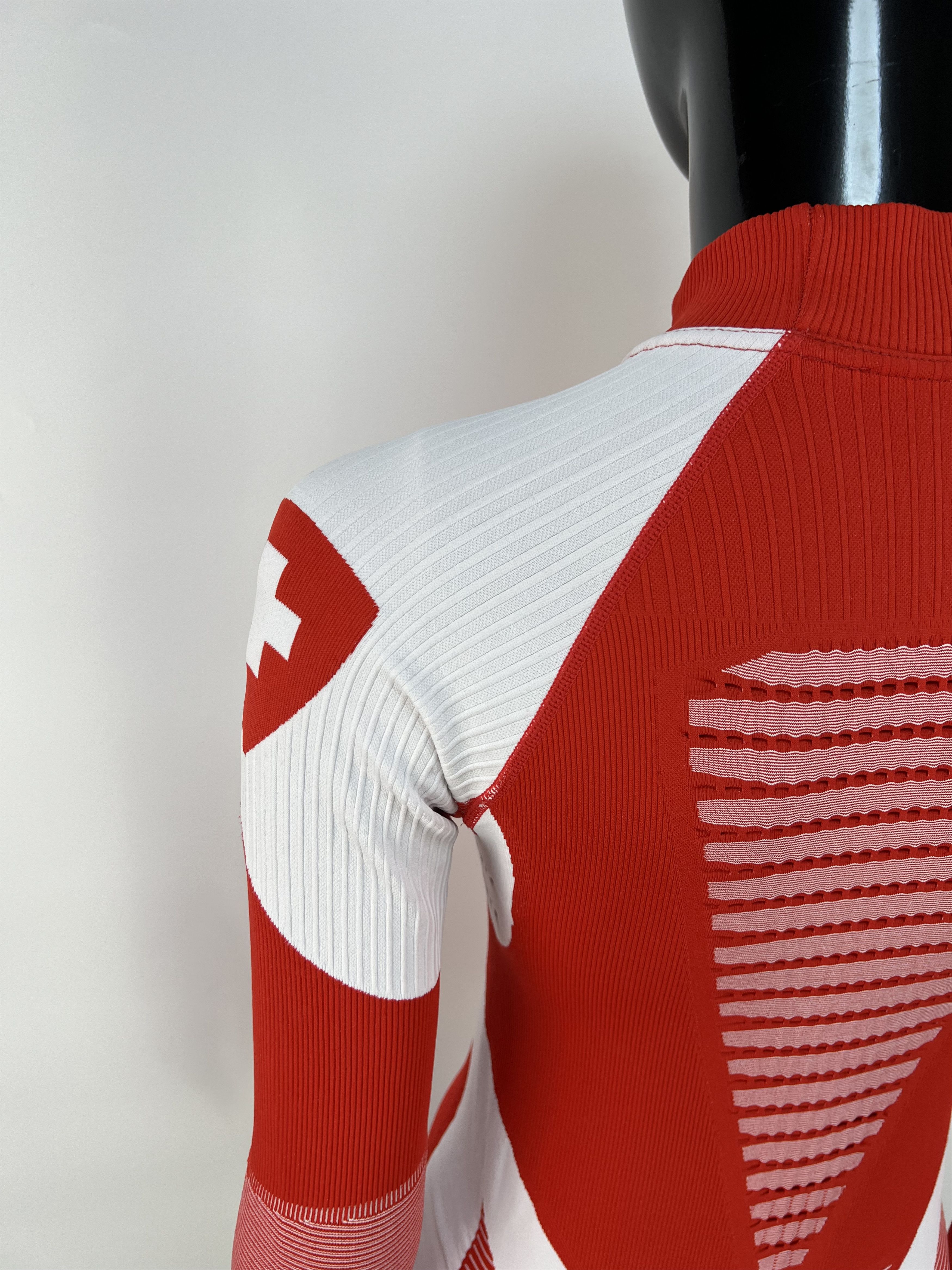 Sports Specialties X-Bionic Baselayer Compression Thermal T-Shirt S/M Size S / US 4 / IT 40 - 9 Thumbnail