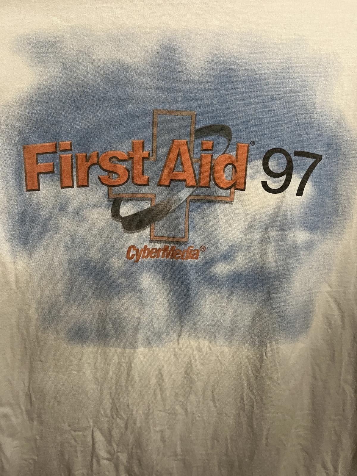 Designer VTG Cyber Media First Aid 1997 T-shirt - Tech Tee - L Size US L / EU 52-54 / 3 - 5 Thumbnail