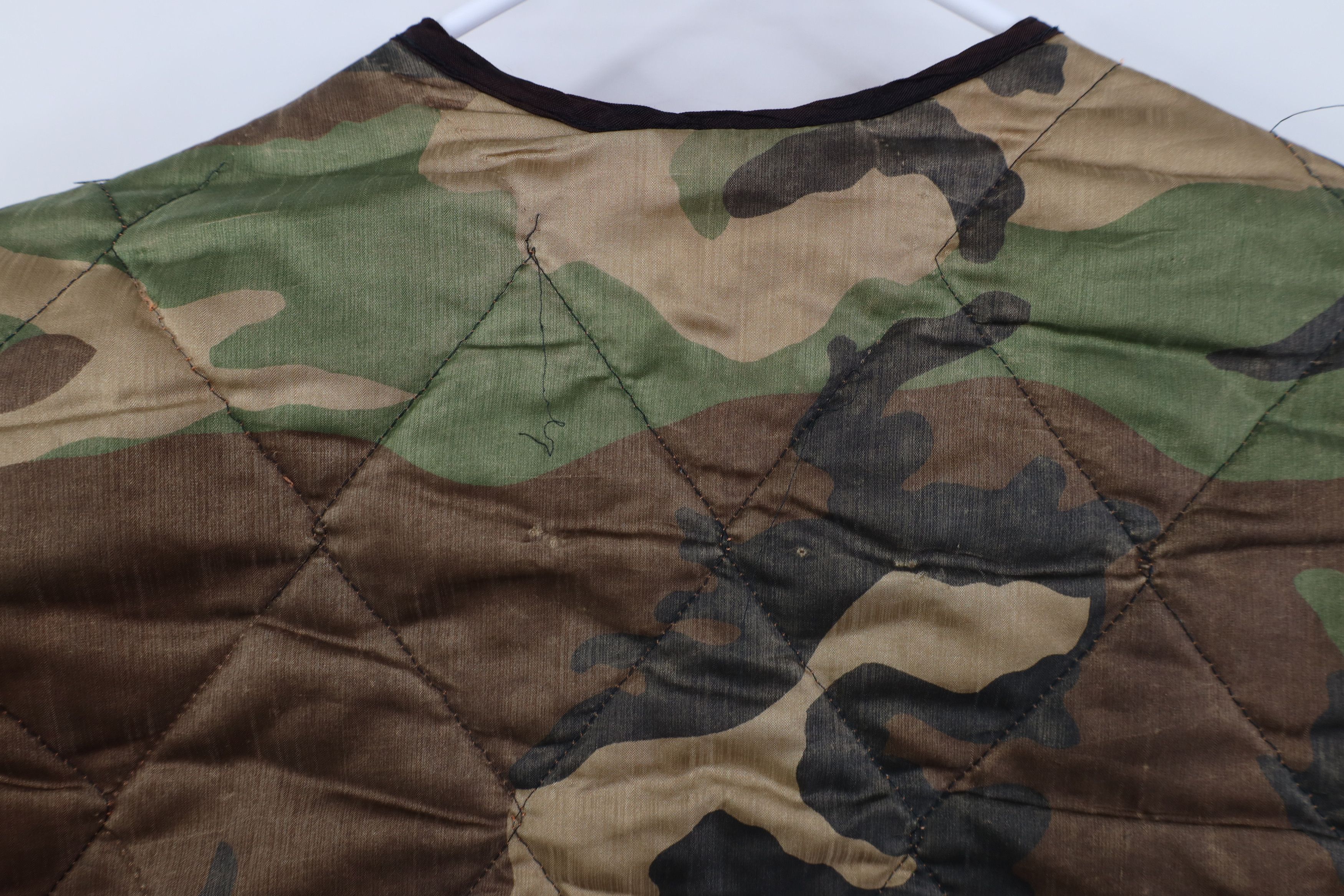 Vintage Vintage 70s Streetwear Reversible Camouflage Vest Jacket USA Size US L / EU 52-54 / 3 - 7 Thumbnail