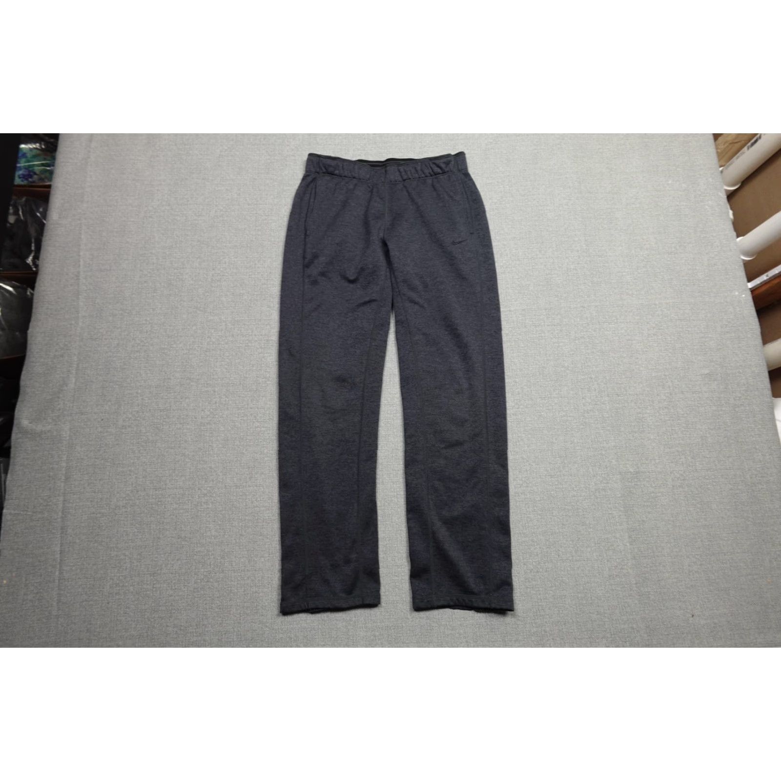 Nike Nike Therma-FIT Sweatpants Mens M Charcoal Gray Fleece Lined Elastic Zip Pockets Yoga Running Gym Training Athletic Pants Size US 31 - 3 Thumbnail