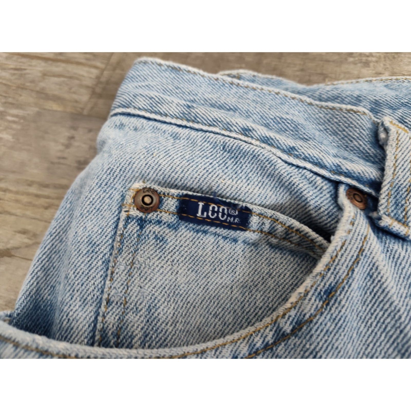 Lee VINTAGE Lee Jeans Mens 32x30 Denim Straight Leg Light Wash 90s Bohemian Casual Size US 32 / EU 48 - 7 Thumbnail