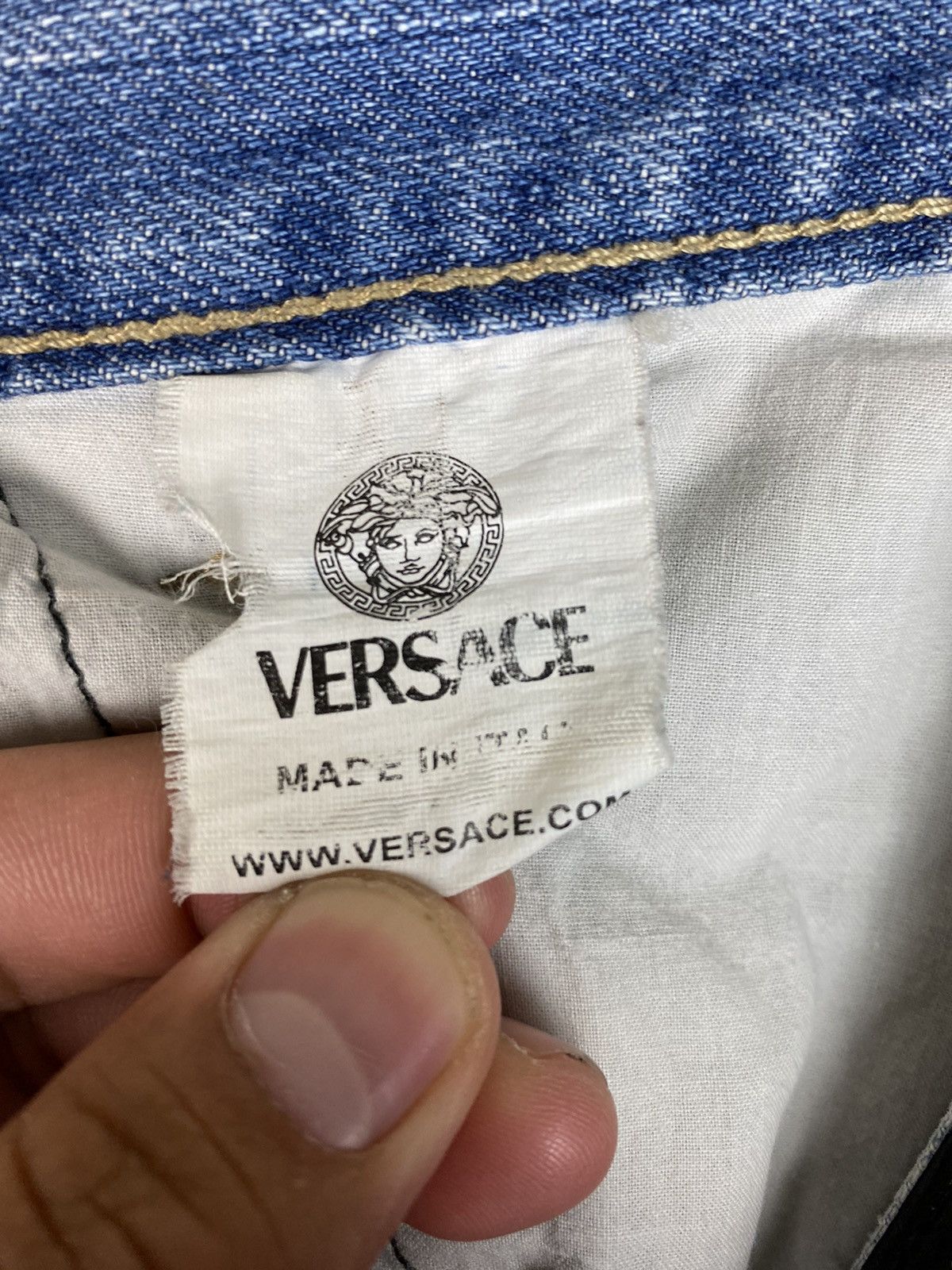 Designer × Versace × Vintage Versace Jeans Signature Blue Denim Jeans Back Embroidery Size US 32 / EU 48 - 13 Thumbnail