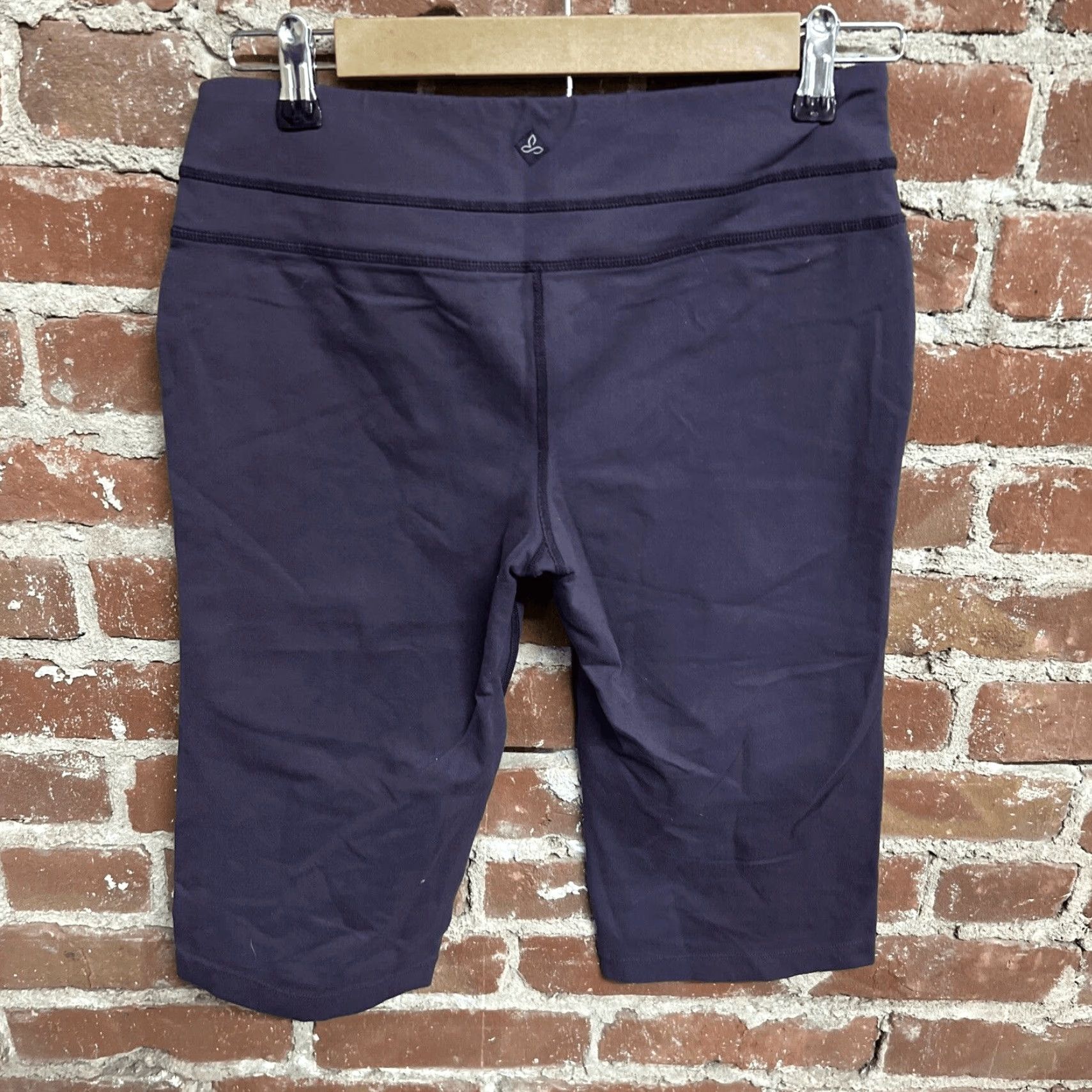 Prana PRANA Leggings Capri Women's Size M Purple 15” Inseam Purple Capris Leggings Womens M 15” Inseam Purple Size 32" / US 10 / IT 46 - 3 Thumbnail