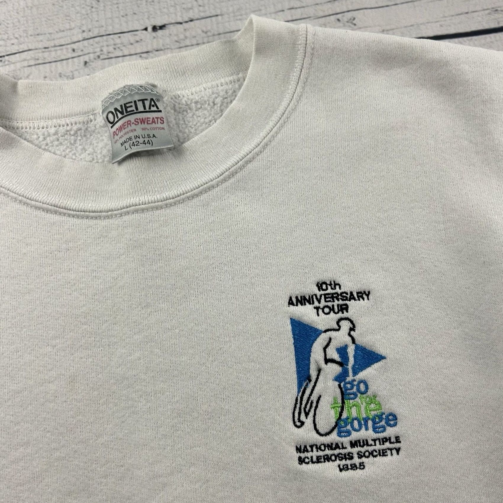 Vintage VINTAGE Oneita Go For The Gorge Crewneck Sweatshirt Mens L White MS 1995 Size US L / EU 52-54 / 3 - 2 Thumbnail