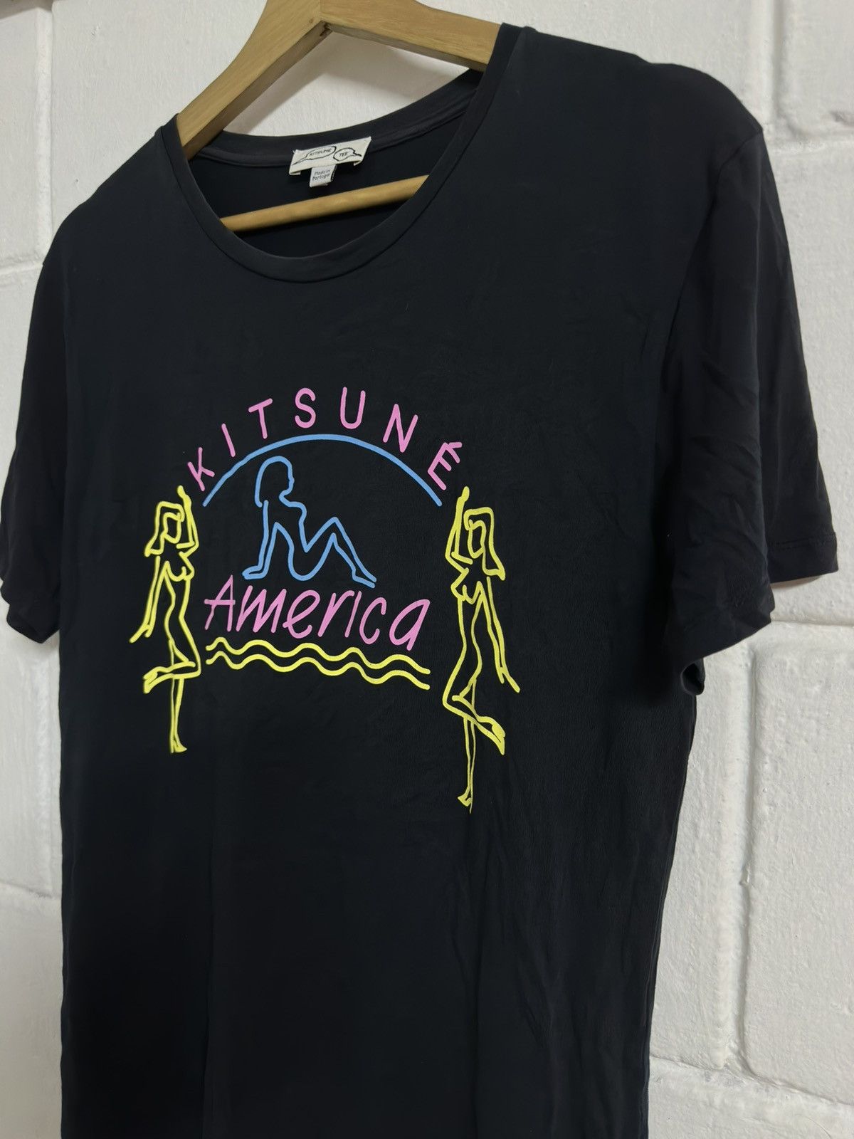 Maison Kitsune SS14 Maison Kitsune America Neon Collection T-Shirt Size US S / EU 44-46 / 1 - 7 Thumbnail