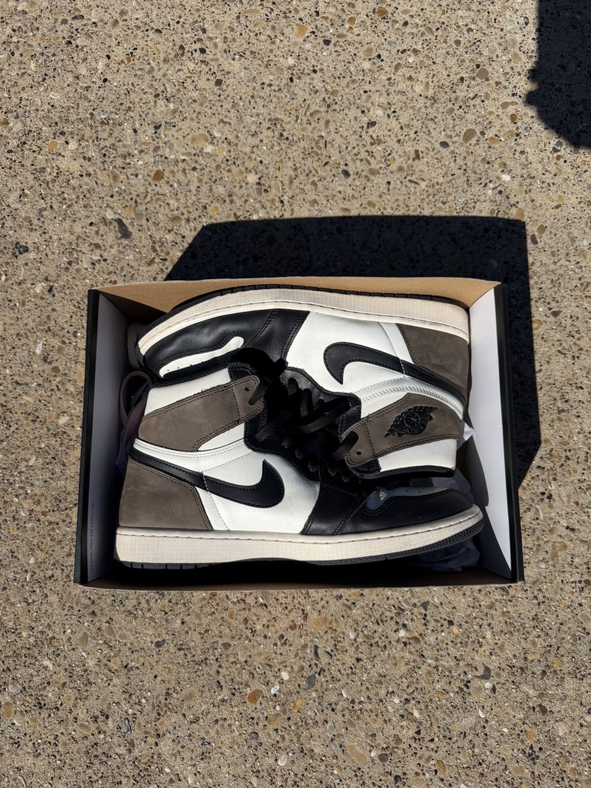 Nike Jordan 1 OG high Mocha Size US 12 / EU 45 - 7 Thumbnail