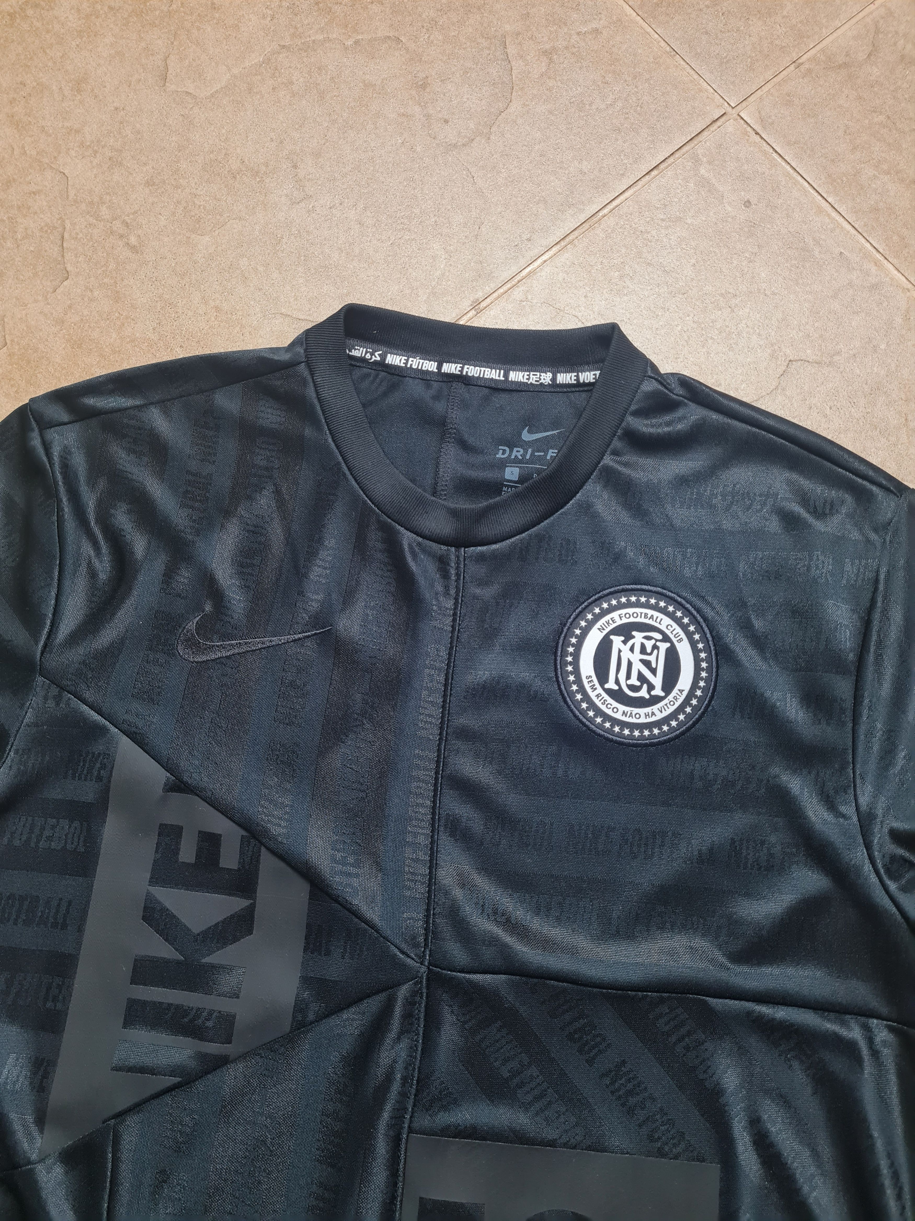 Nike T-shitrs Men’s FC Nike Football Club soccer foootball Jersey Size US S / EU 44-46 / 1 - 23 Thumbnail