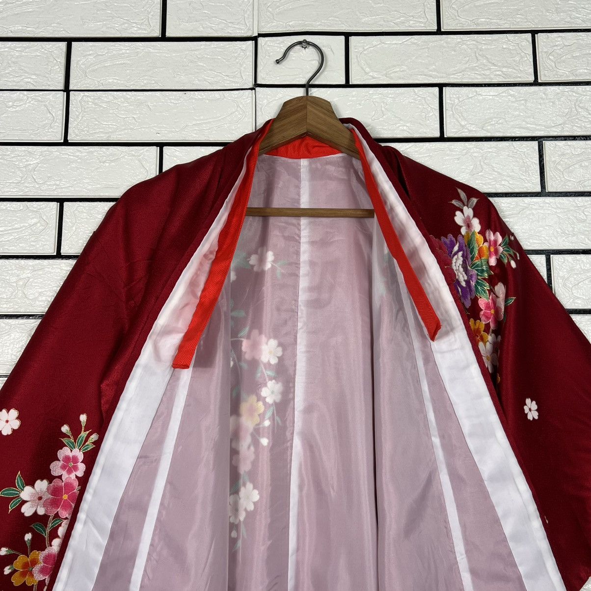 Japanese Brand Embroidered Gosho Guruma Sakura Floral Kimono #4151-C190 Size ONE SIZE - 11 Thumbnail