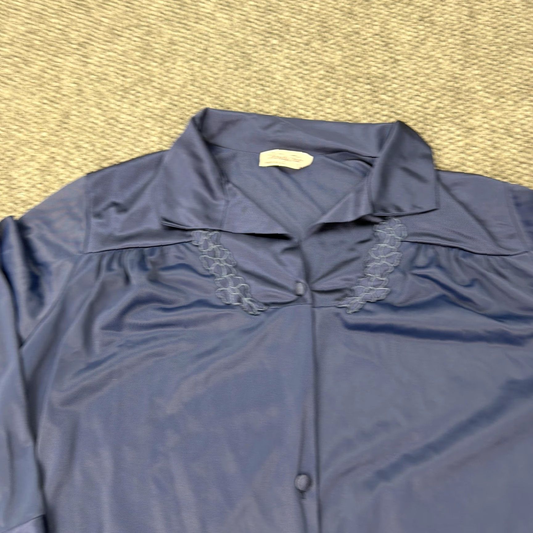Vintage VINTAGE Vanity Fair Robe Womens Large Blue Nylon Button Front Housecoat 60s Size ONE SIZE - 2 Thumbnail