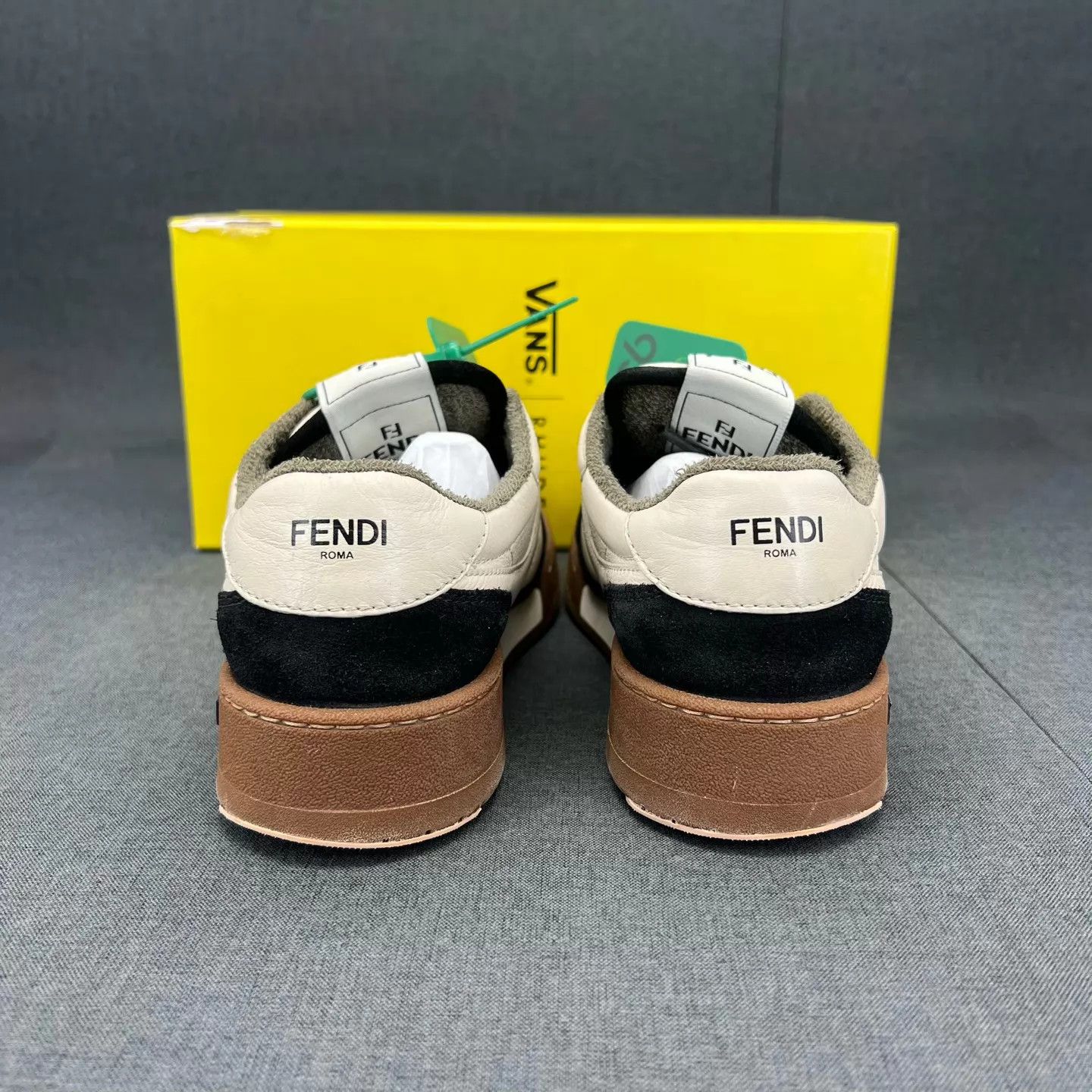 Fendi Fendi Match black and white size 37.5 like new Size US 7 / IT 37 - 4 Thumbnail