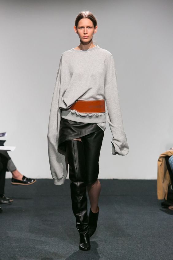 Vetements RARE Demna Vetements FW15 runway deconstructed sweatshirt Size US XS / EU 42 / 0 - 12 Thumbnail