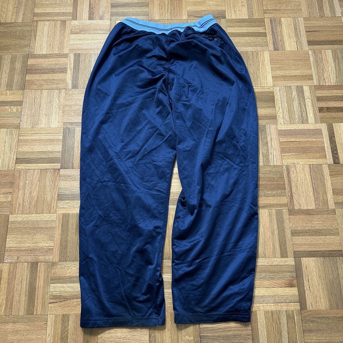 Nike Vintage North Carolina Tar Heels pants Size US 38 / EU 54 - 2 Thumbnail