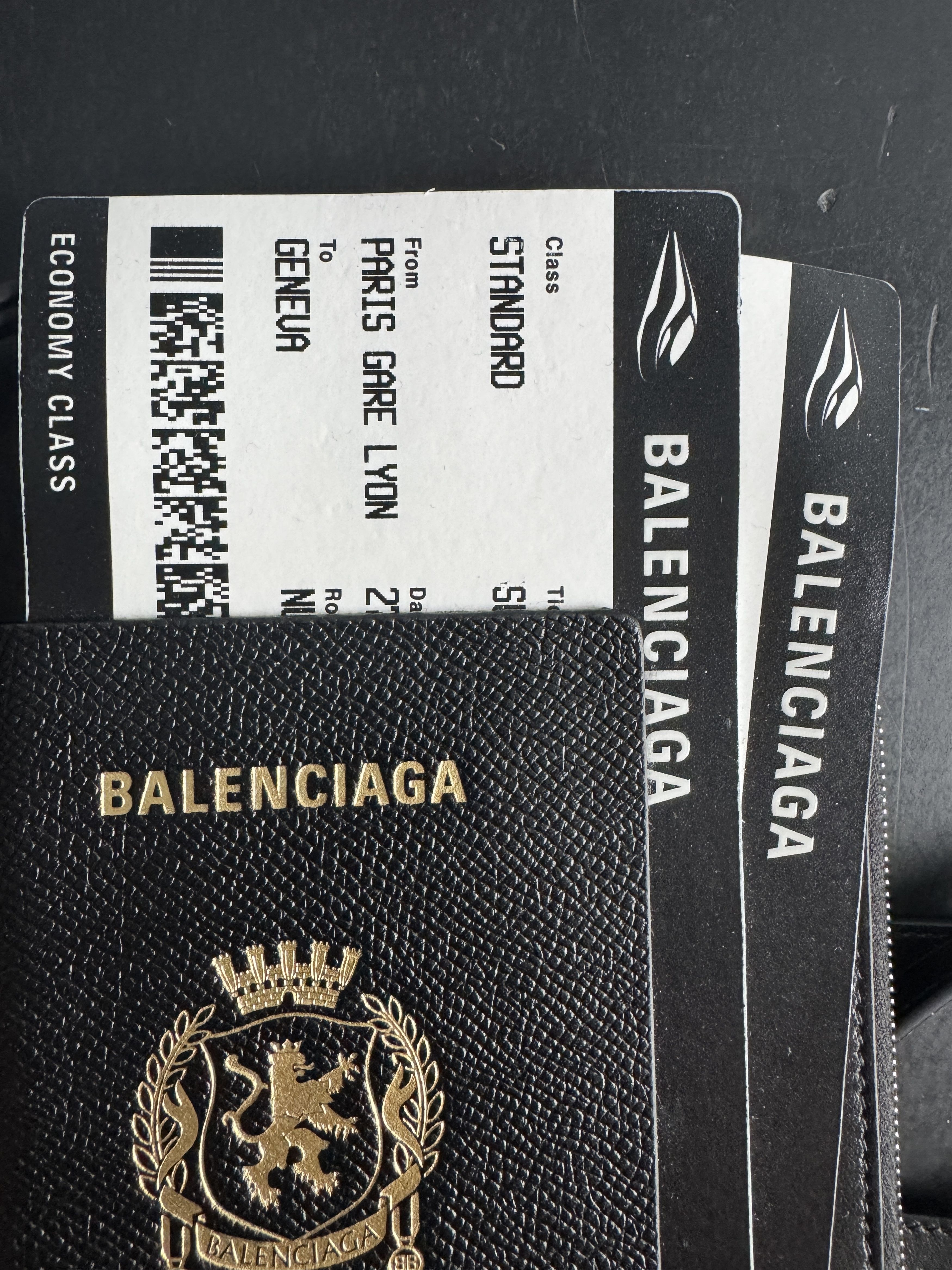 Balenciaga Balenciaga Passport Phone Holder Size ONE SIZE - 3 Thumbnail