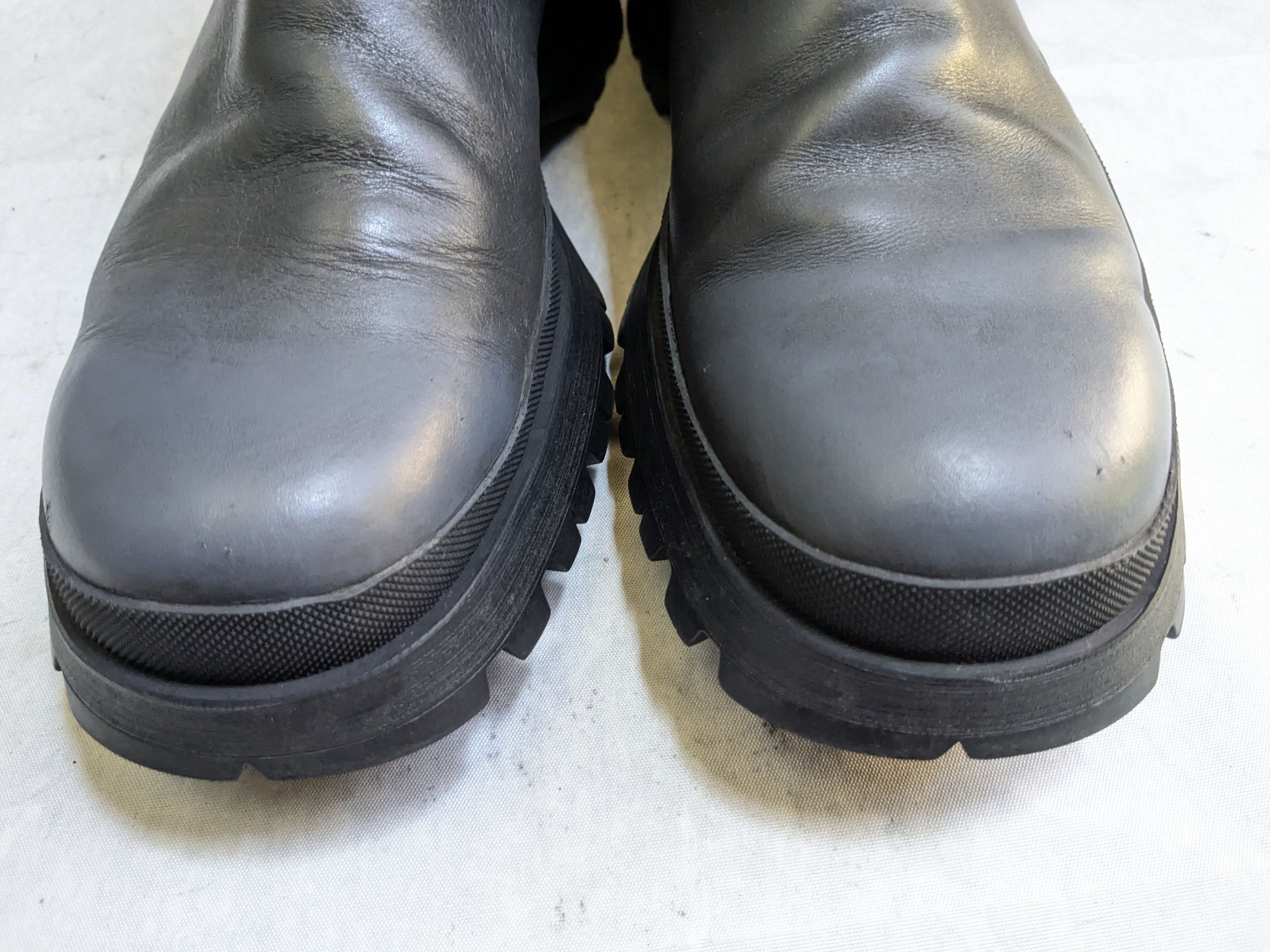 Prada Prada Chelsea Boots Gray Leather 10.5 Black Rubber Y2K Size US 10.5 / EU 43-44 - 3 Thumbnail