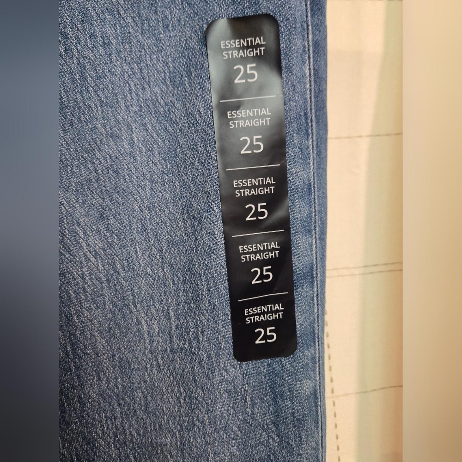 J.Crew J Crew Essential straight jean in all-day stretch Size 25" / US 0 / IT 36 - 4 Thumbnail