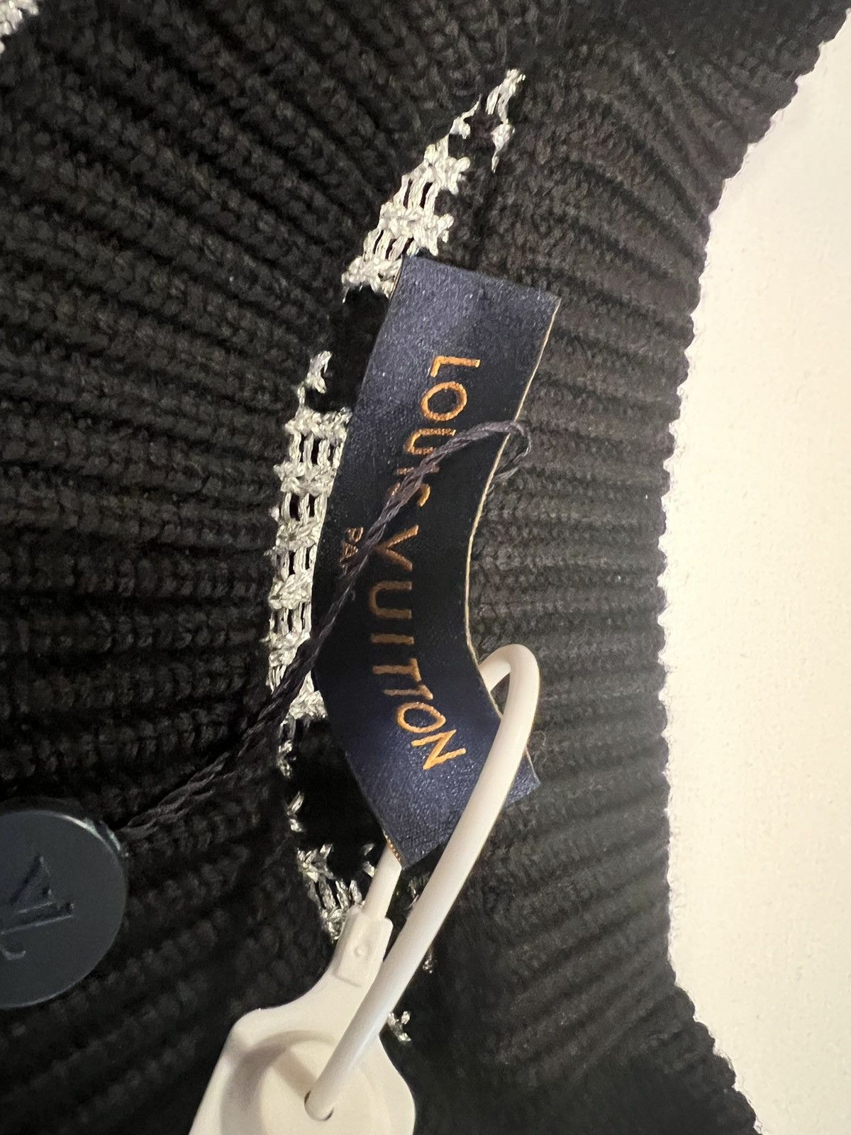 Louis Vuitton Louis Vuitton men’s sweater. XL. $2150 Size US XL / EU 56 / 4 - 9 Thumbnail