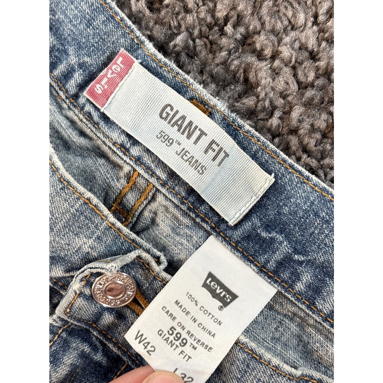 Levi's VINTAGE Levi's 599 Jeans Baggy Loose Skater Punk Grunge Light Wash 42x30 Men Jeans 42 Blue Denim Relaxed Wide-Leg Mens Size US 42 / EU 58 - 5 Thumbnail