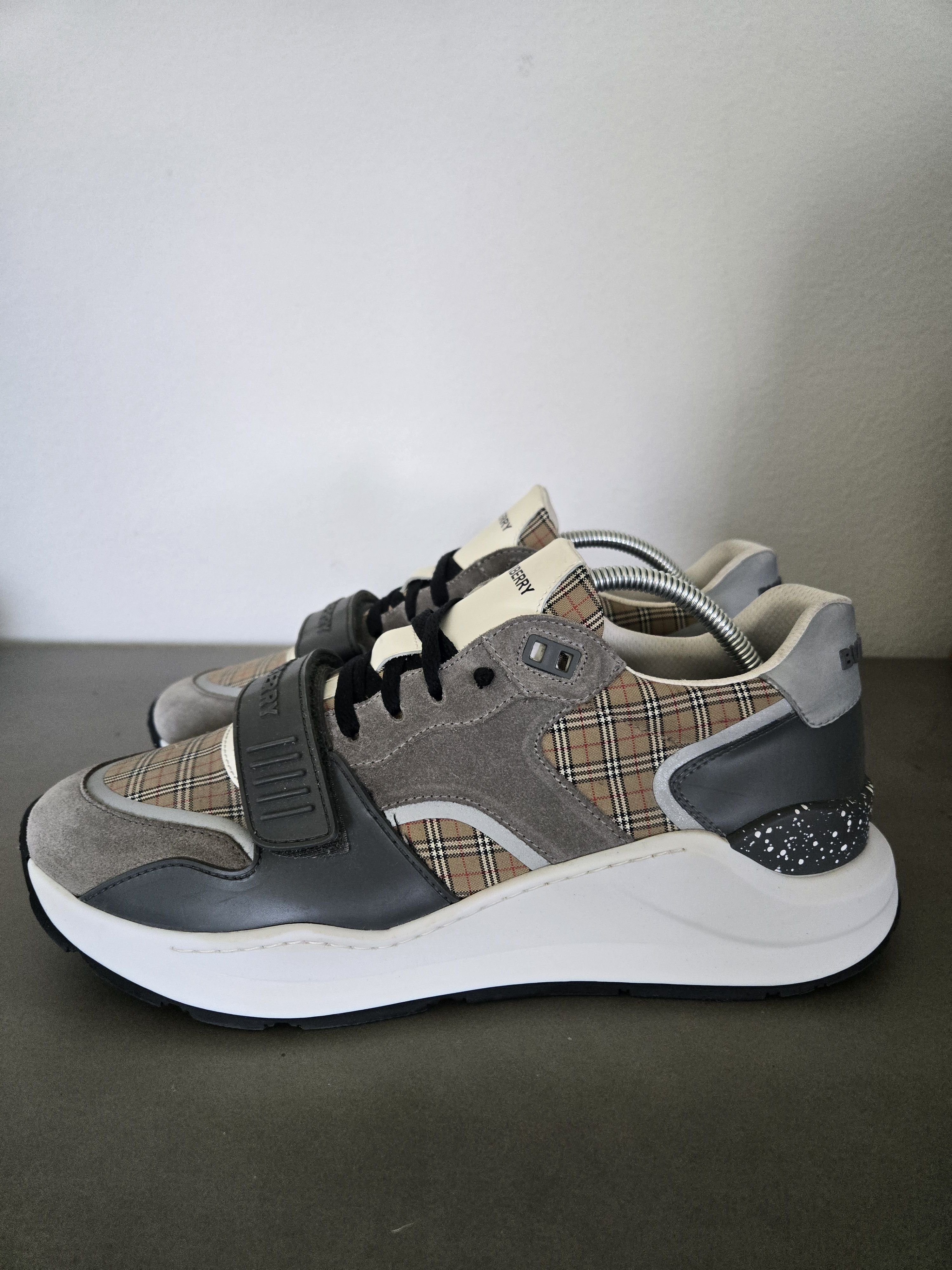 Burberry Burberry grey checkered ramsey trainer Size US 11 / EU 44 - 1 Thumbnail