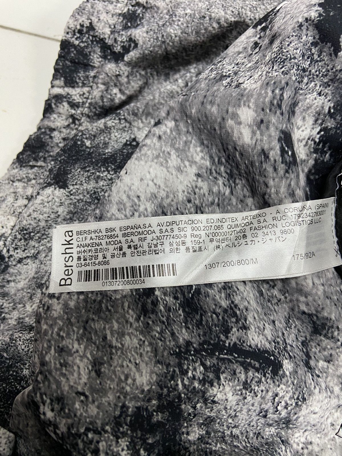 Bershka BERSHKA SYSTEM SCAN REVERSIBLE GORPCORE JACKET Size US M / EU 48-50 / 2 - 11 Thumbnail