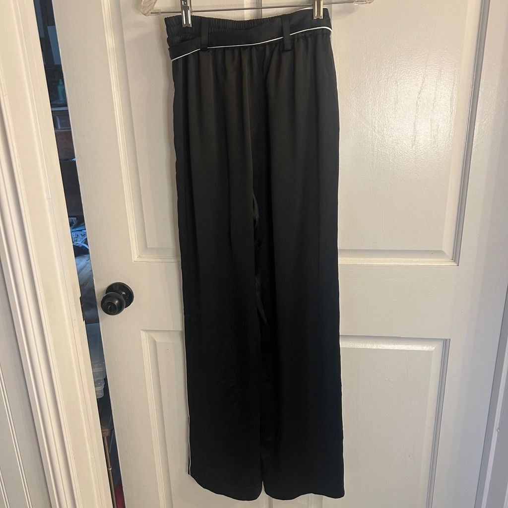 Generation Love Women's Generation Love Black Satin Pants XS Size 24" / US 00 / IT 34 - 1 Thumbnail
