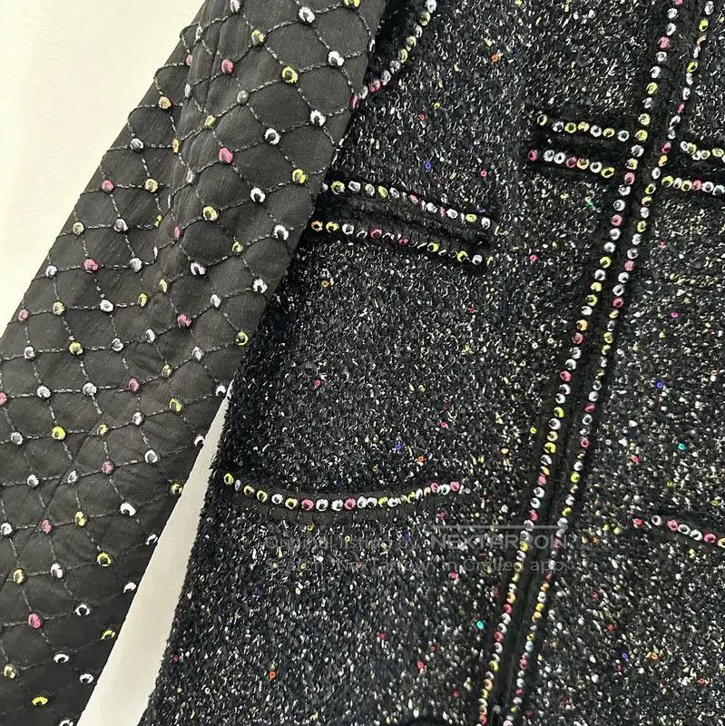 Chanel Chanel Women's Black Wool Jacket with Embellishments . Size L / US 10 / IT 46 - 5 Thumbnail