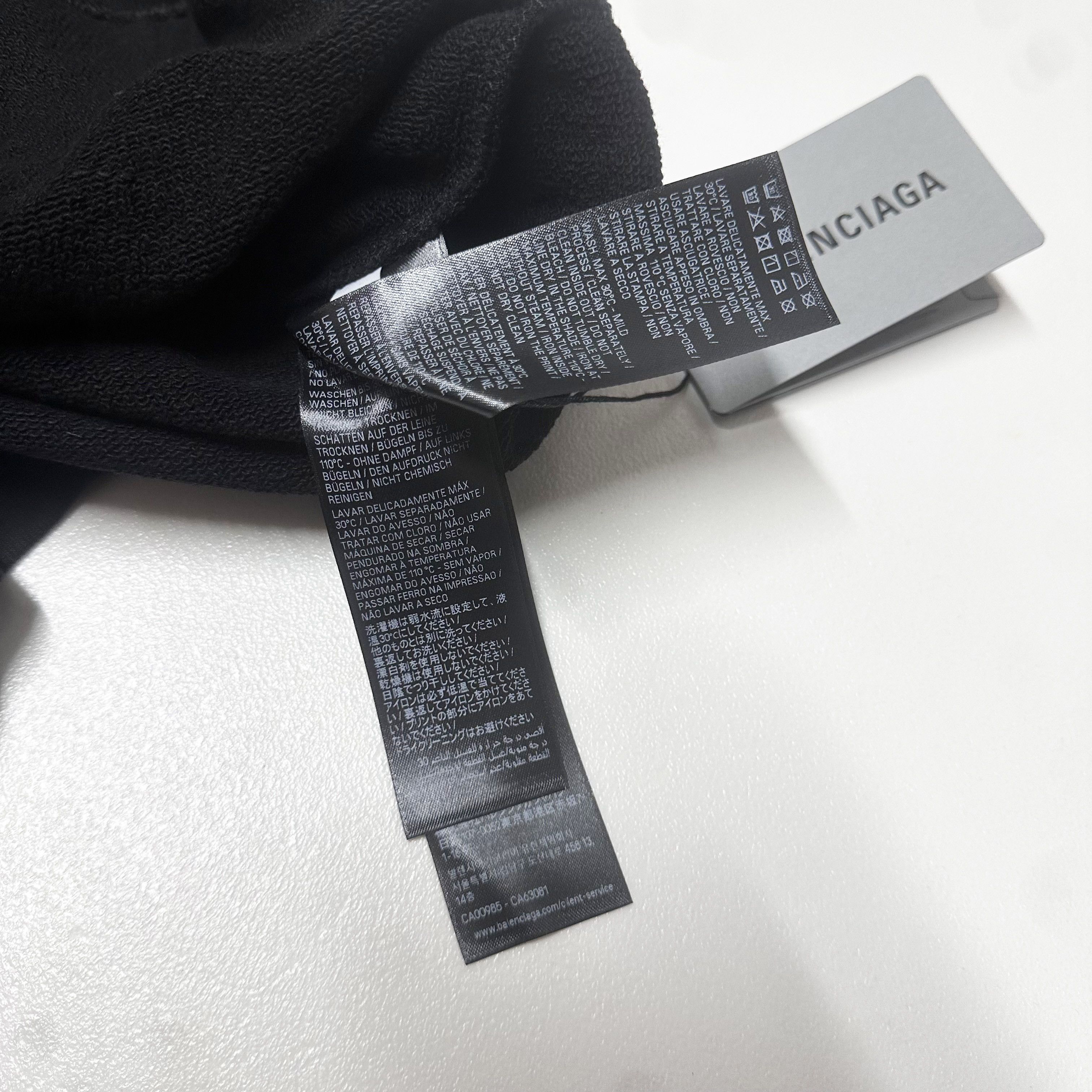 Balenciaga BALENCIAGA Paris Logo size M Black hoodie distressed medium Size US M / EU 48-50 / 2 - 11 Thumbnail