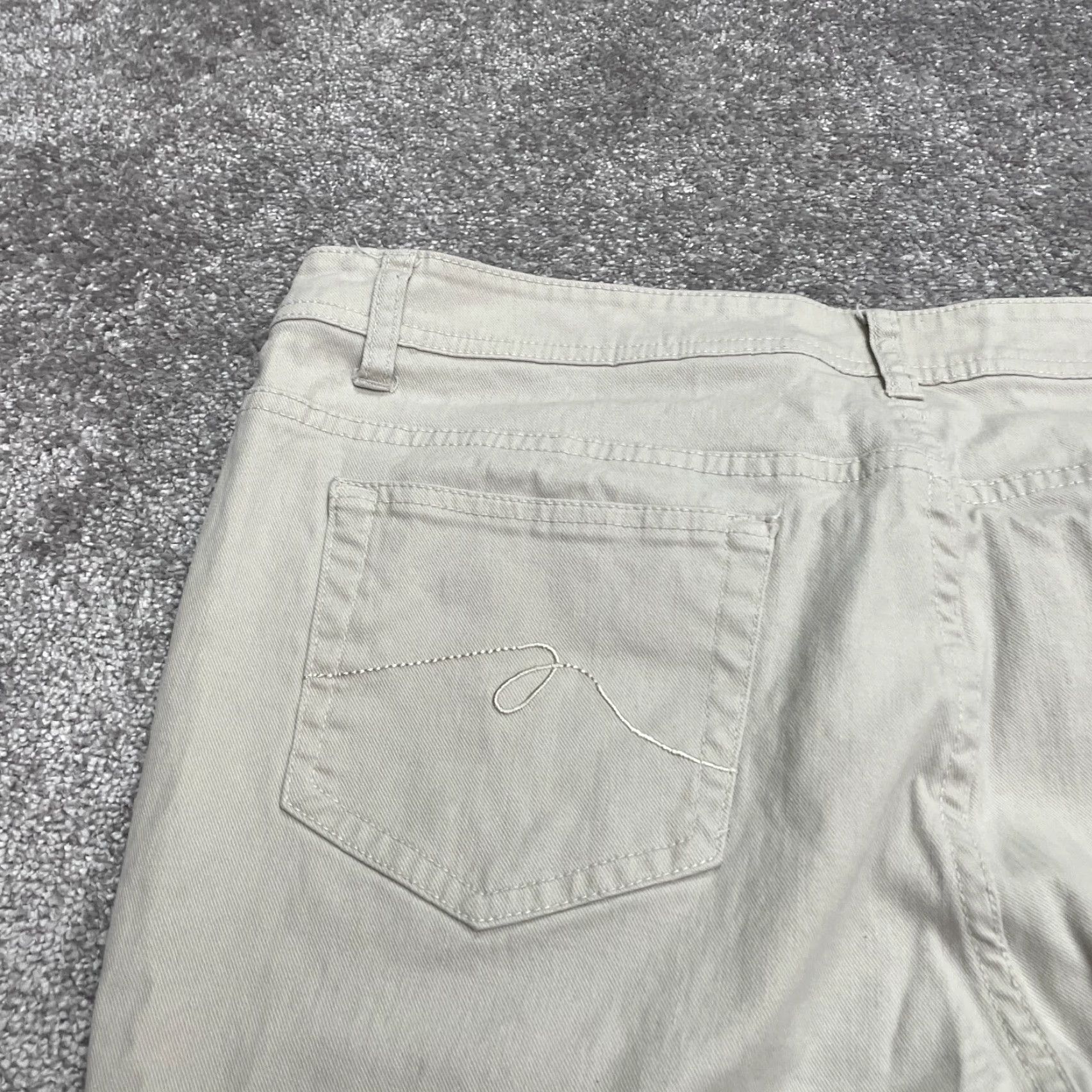 Faded Glory Faded Glory Jeans Womens Bootcut Denim 18 Petite Beige Mid Rise 38x27.5 City USA 5-Pocket Stretch Body Fit Womens Size 24" / US 00 / IT 34 - 5 Thumbnail