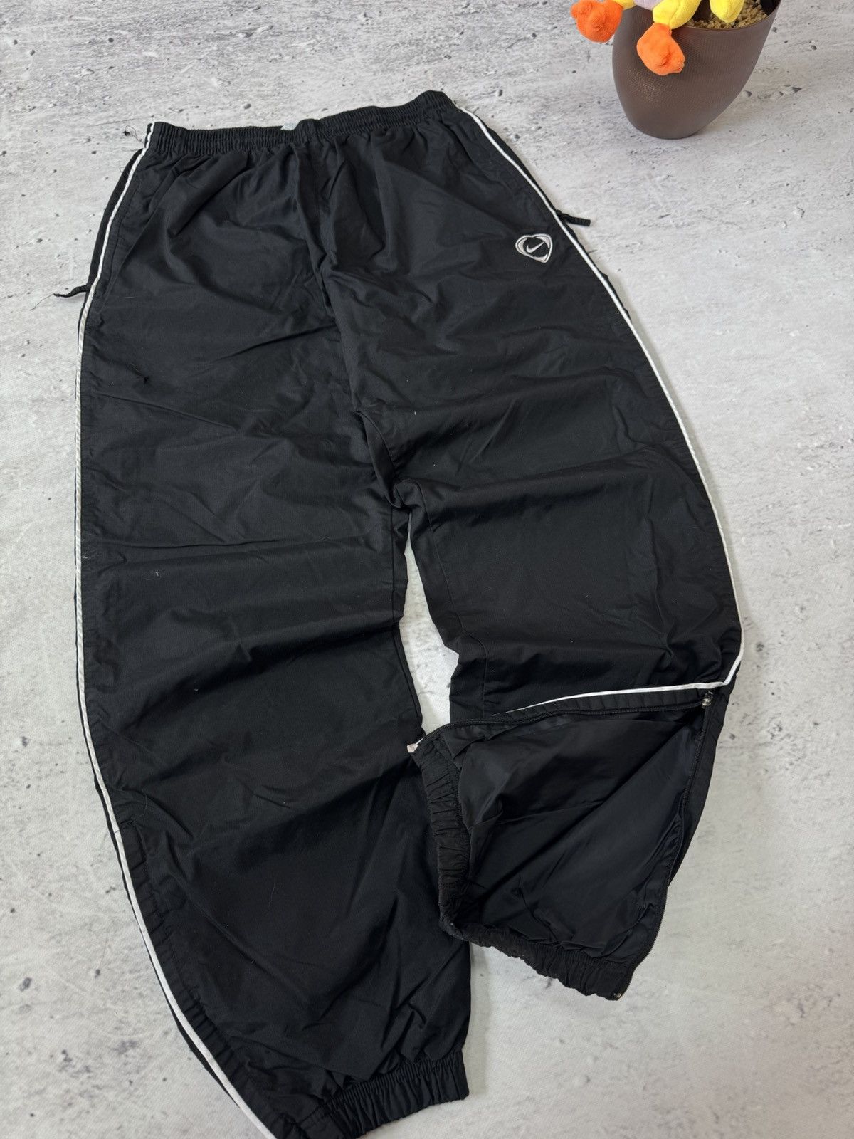 Nike × Vintage NIKE NYLON VINTAGE Y2K OVERSIZE BAGGY FIT PANTS SWEATPANTS Size US 32 / EU 48 - 3 Thumbnail