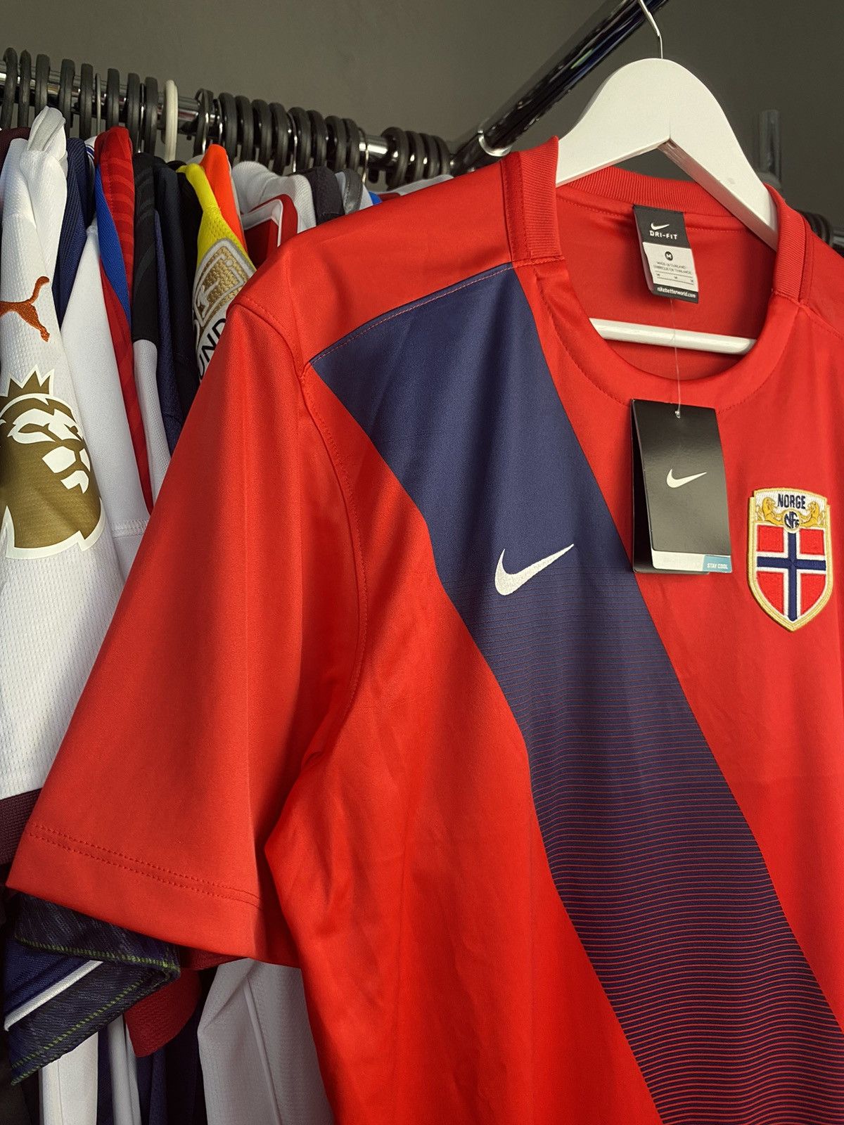 Nike 2015/16 NIKE NORWAY HOME SOCCER FOOTBALL JERSEY SHIRT Size US M / EU 48-50 / 2 - 2 Thumbnail