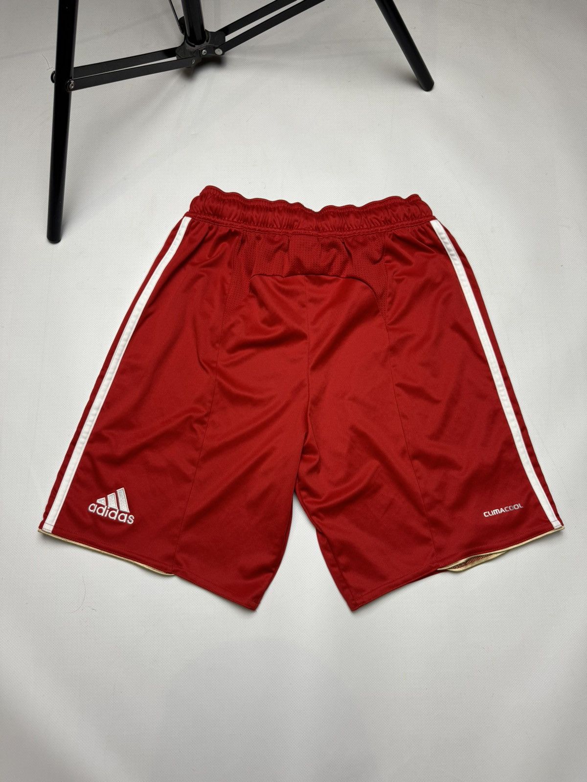 Adidas Rare vintage Adidas Liverpool Shorts jersey y2k Size US S / EU 44-46 / 1 - 7 Thumbnail