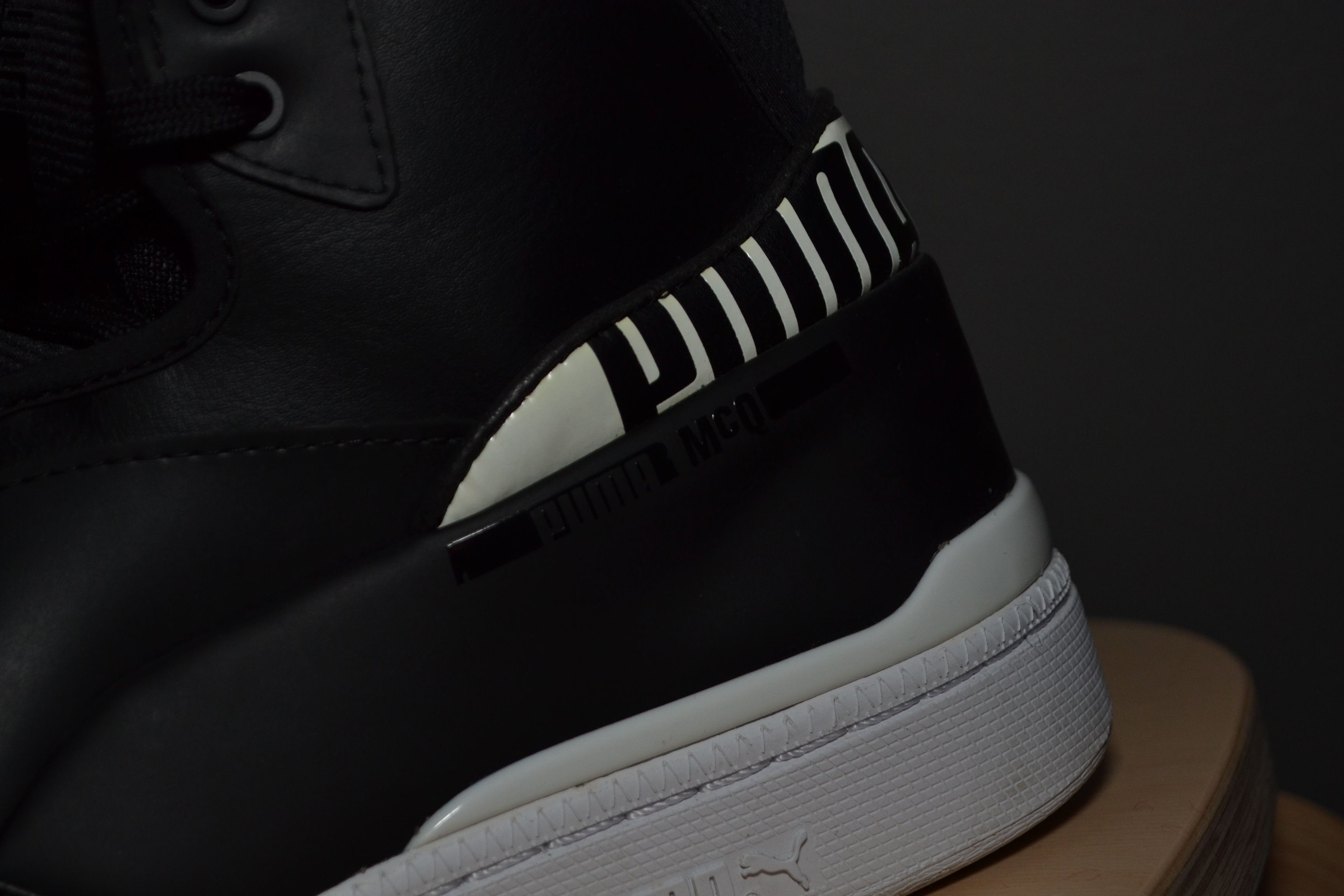 Alexander McQueen × Puma Alexander McQueen Puma Brace Mid 9 US Size US 9 / EU 42 - 22 Thumbnail