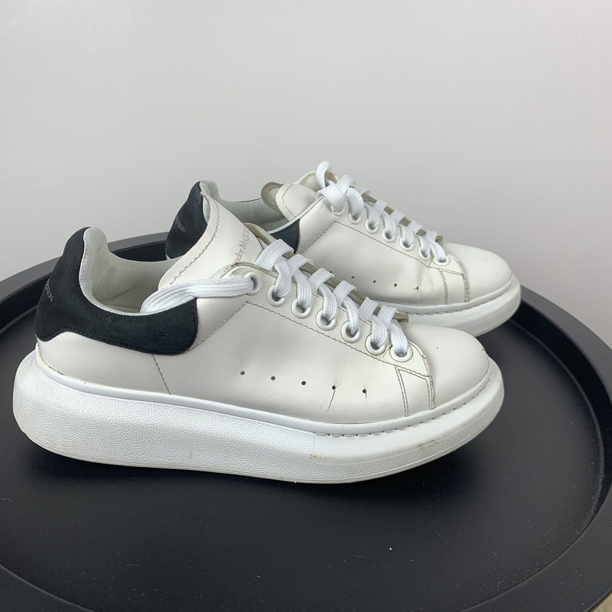 Alexander McQueen Alexander Mcqueen White Leather Sneakers Shoes Size 38 Italy Size US 8 / IT 38 - 3 Thumbnail
