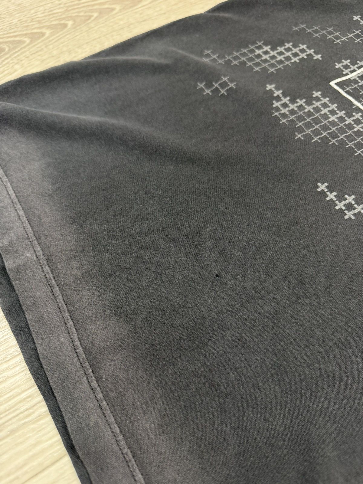 Stone Island Stone Island Geometric Logo Print Black Distressed T-Shirt Size US M / EU 48-50 / 2 - 7 Thumbnail