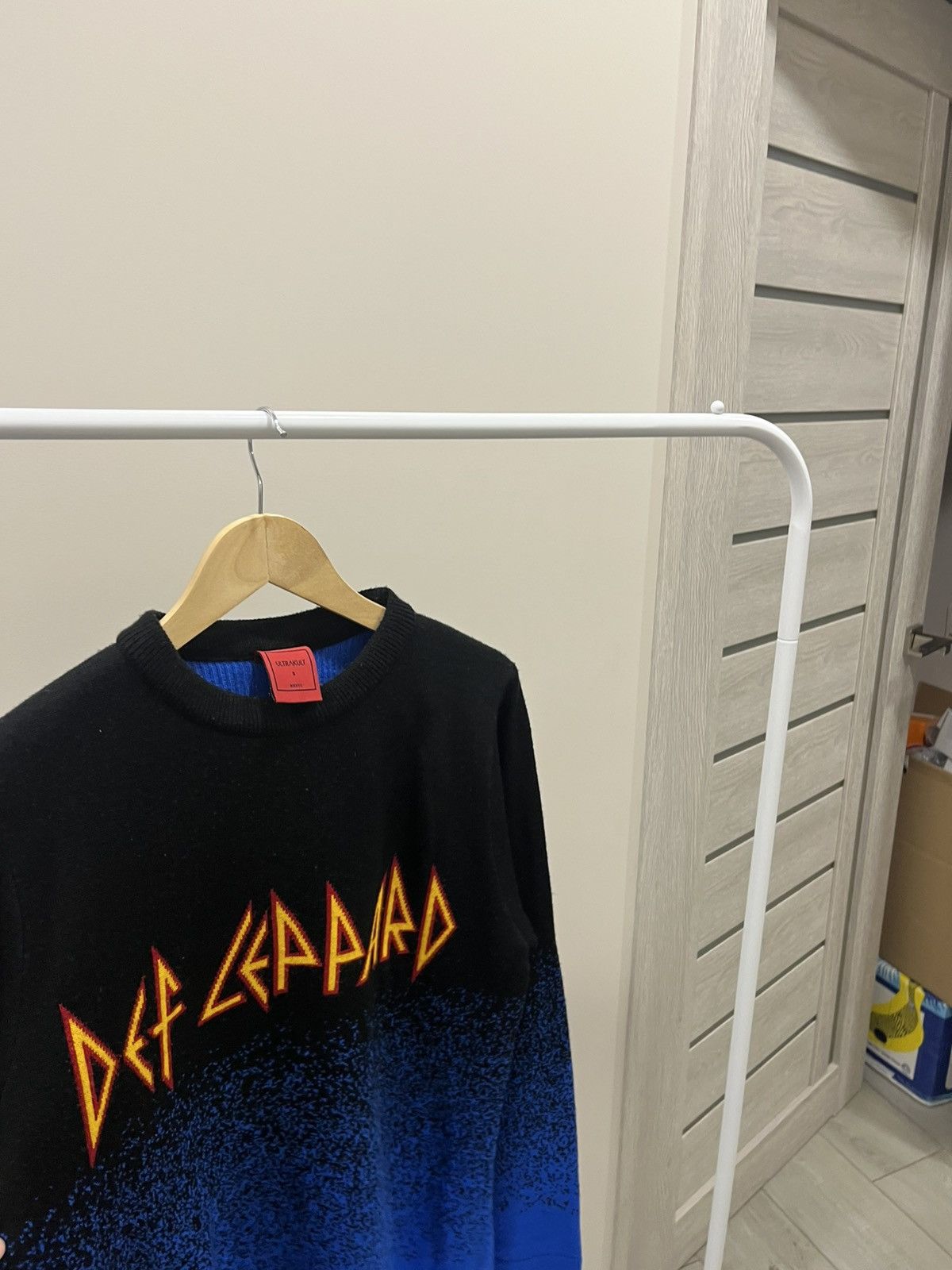 Vintage Def Leppard mens sweater S Size US S / EU 44-46 / 1 - 6 Thumbnail
